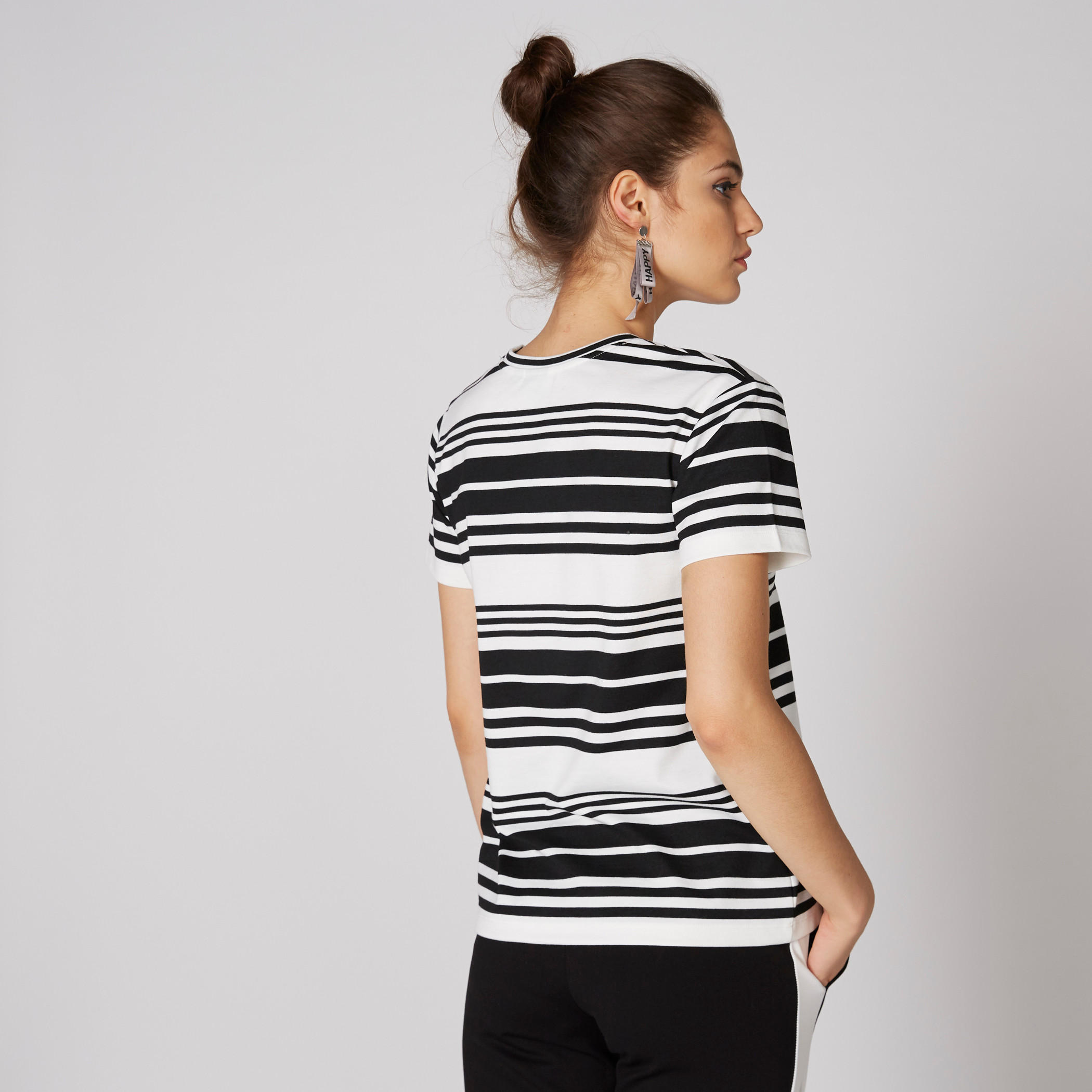 تيشيرت بياقة مستديرة وأكمام قصيرة وطبعات ميني ماوس-women-clothing-tshirts-image-2