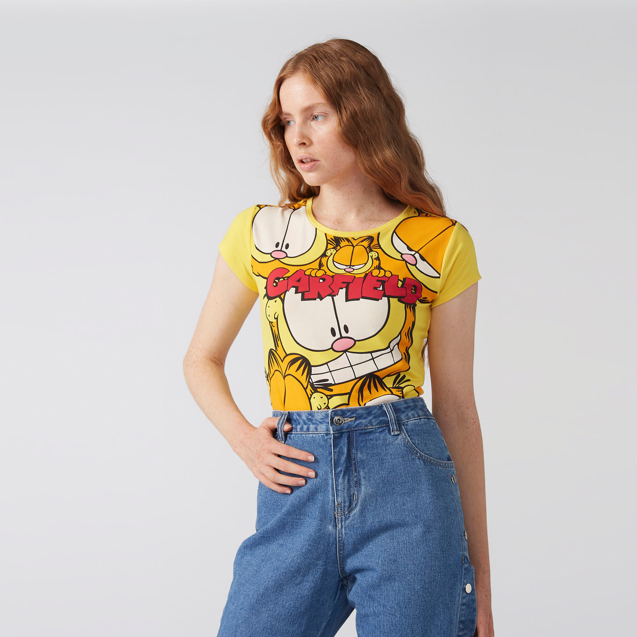 تيشيرت سكيني بطبعات جارفيلد-women-clothing-tshirts-image-2