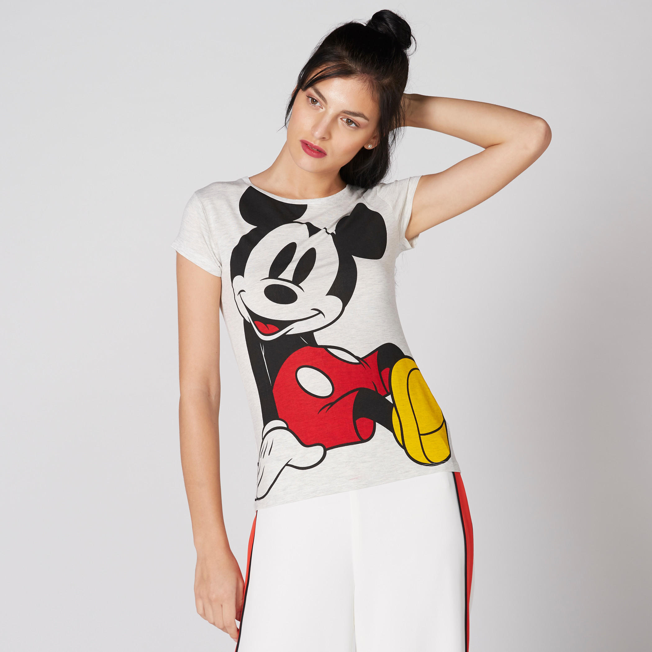 تيشيرت بياقة ضيّقة وأكمام كاب وطبعات ميكي ماوس-women-clothing-tshirts-image-1
