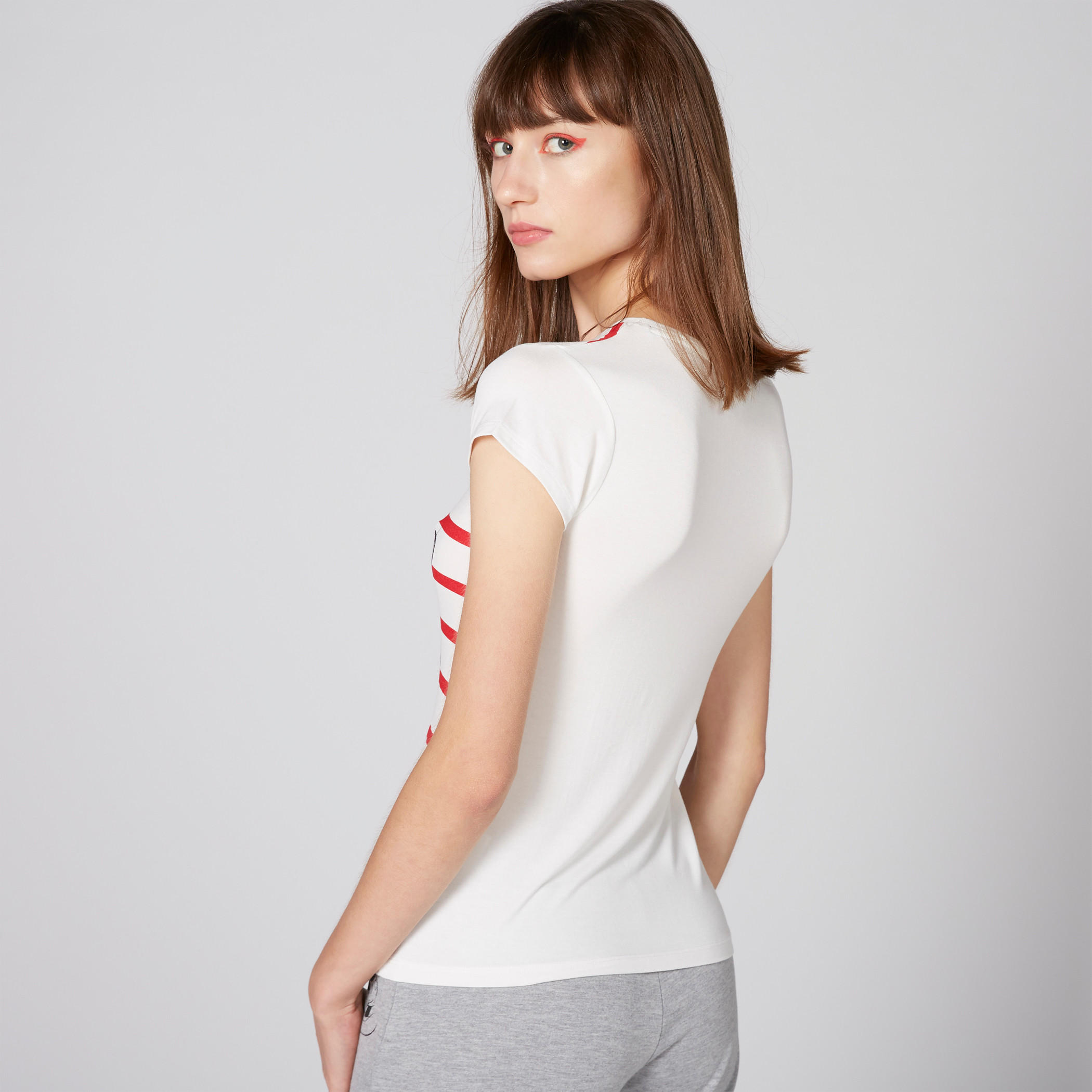 تيشيرت بياقة ضيّقة وأكمام كاب وطبعات ميكي ماوس-women-clothing-tshirts-image-3