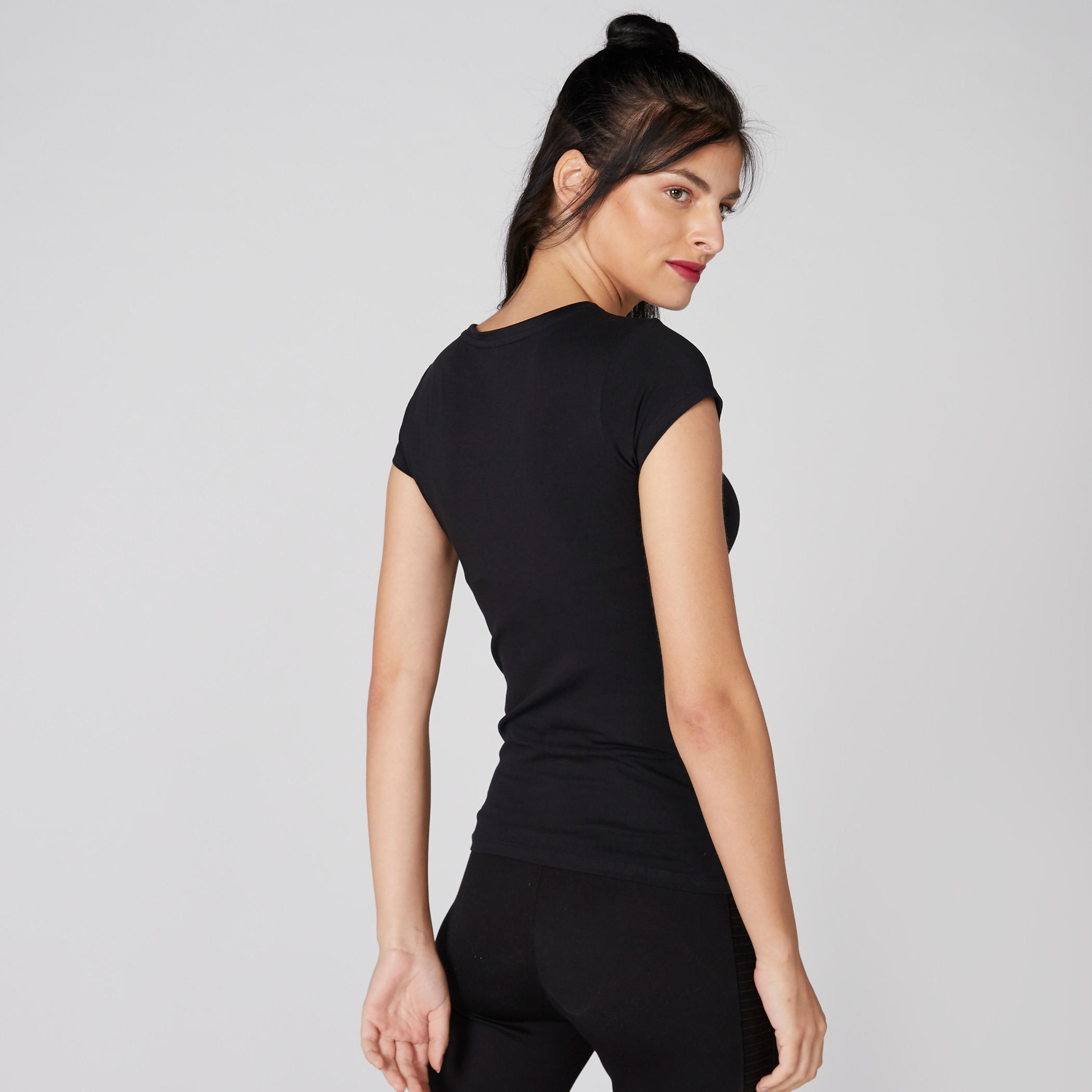 تيشيرت بأكمام كاب وياقة مستديرة وتزيينات باتمان-women-clothing-tshirts-image-2
