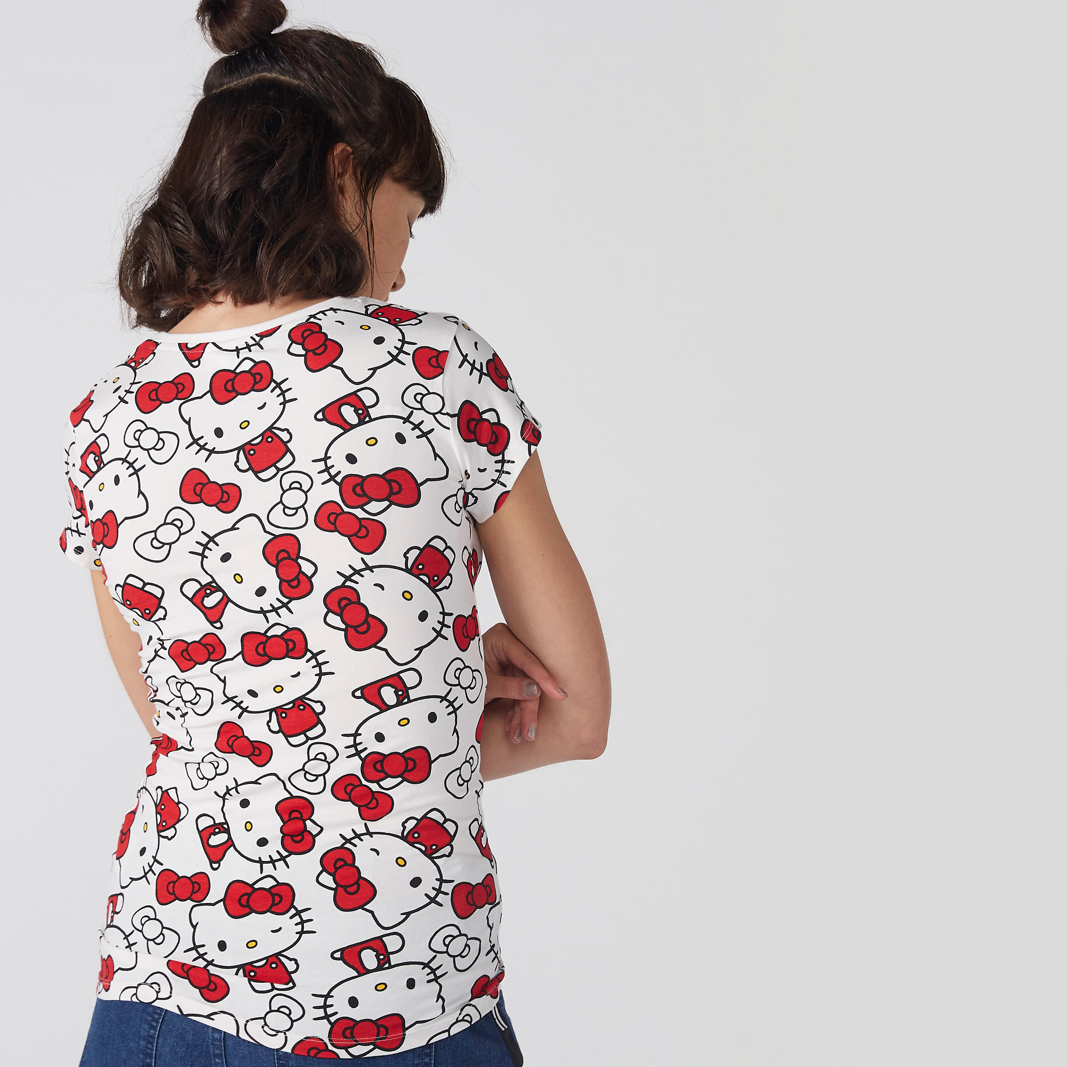 تيشيرت بياقة ضيقة وطبعات هاللو كيتي-women-clothing-tshirts-image-3