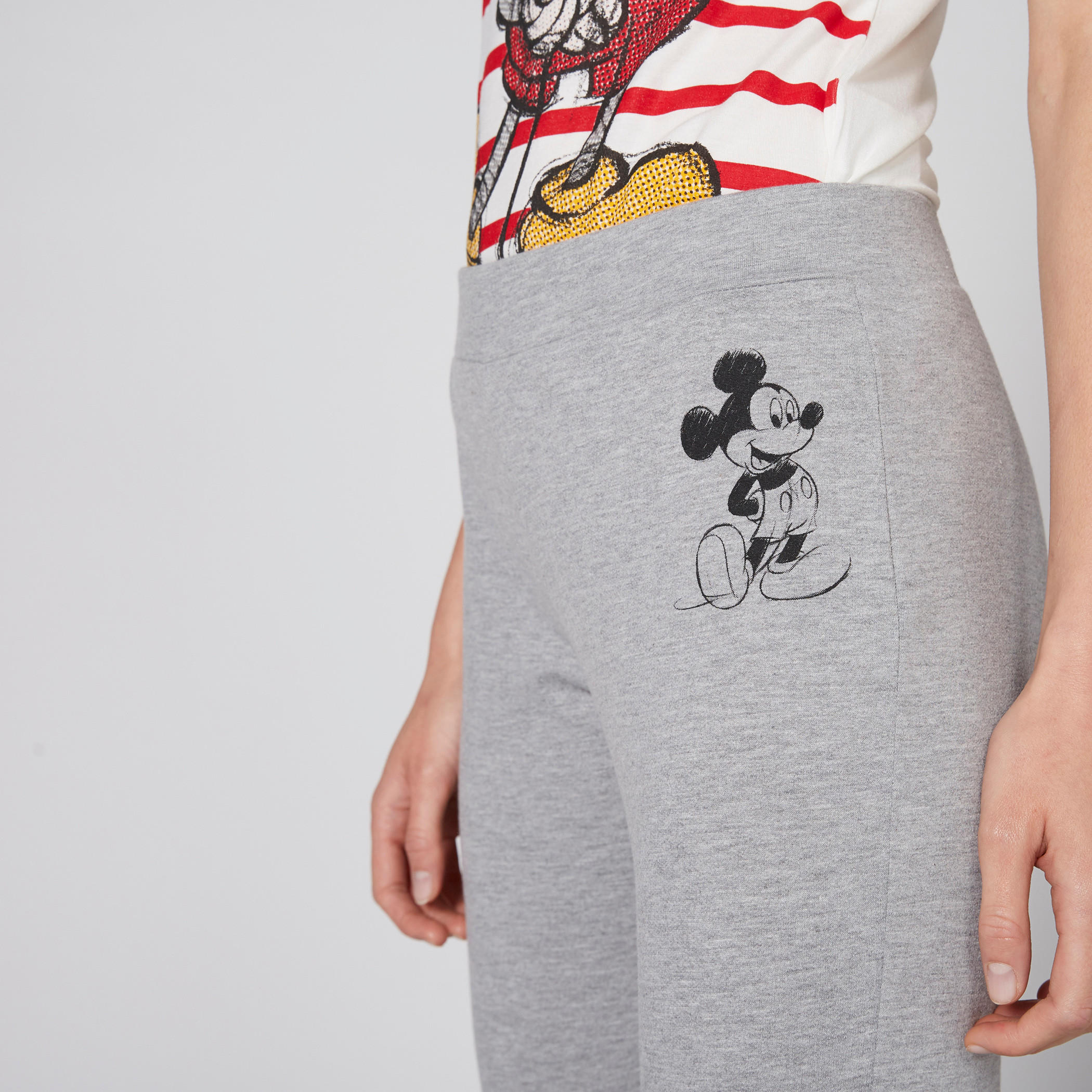 بنطال ليقنز بخصر مطّاطي وطبعات ميكي ماوس-women-clothing-bottoms-leggings-image-4