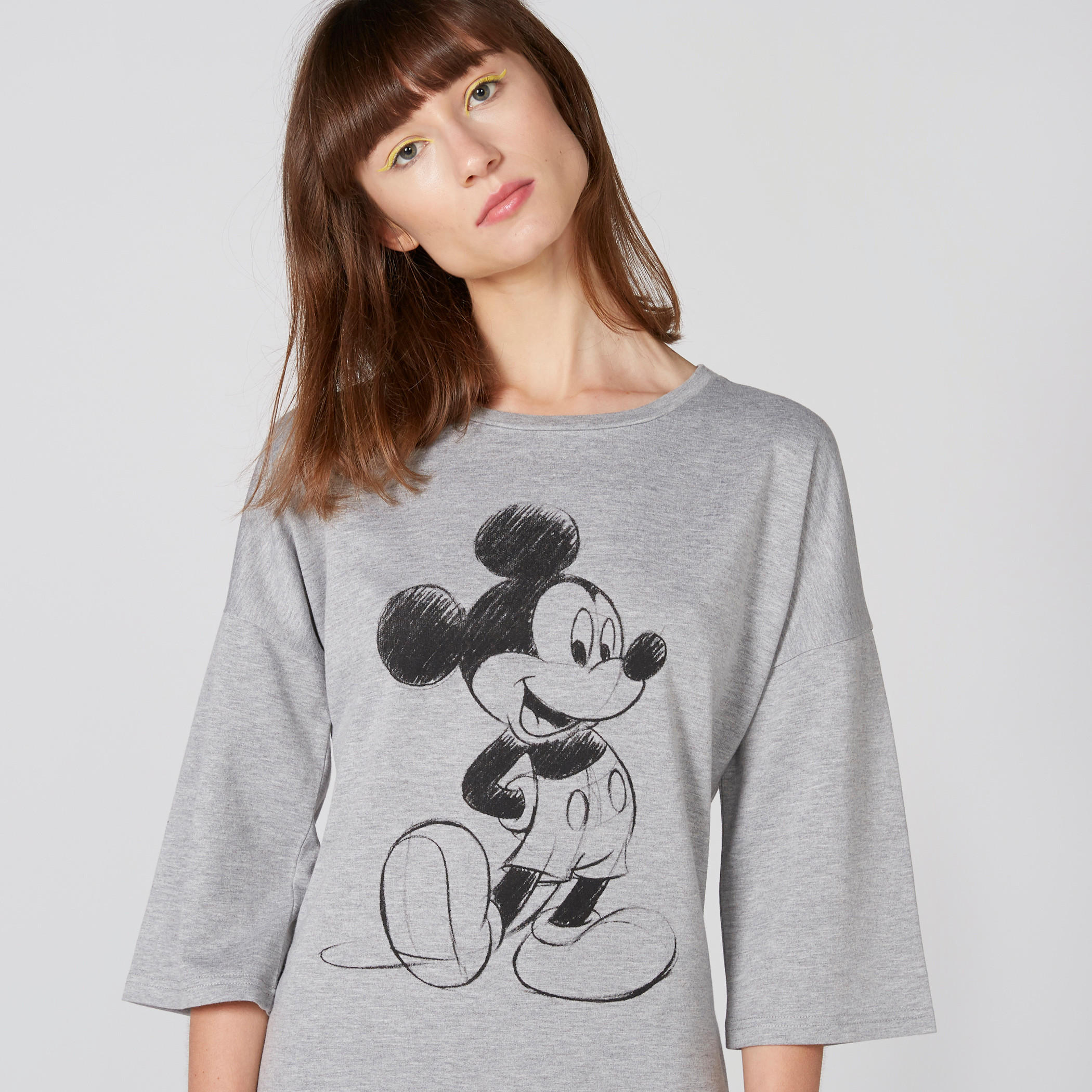 فستان قصير بياقة ضيّقة وأكمام 3/4 وطبعات ميكي ماوس-women-clothing-tshirts-image-1
