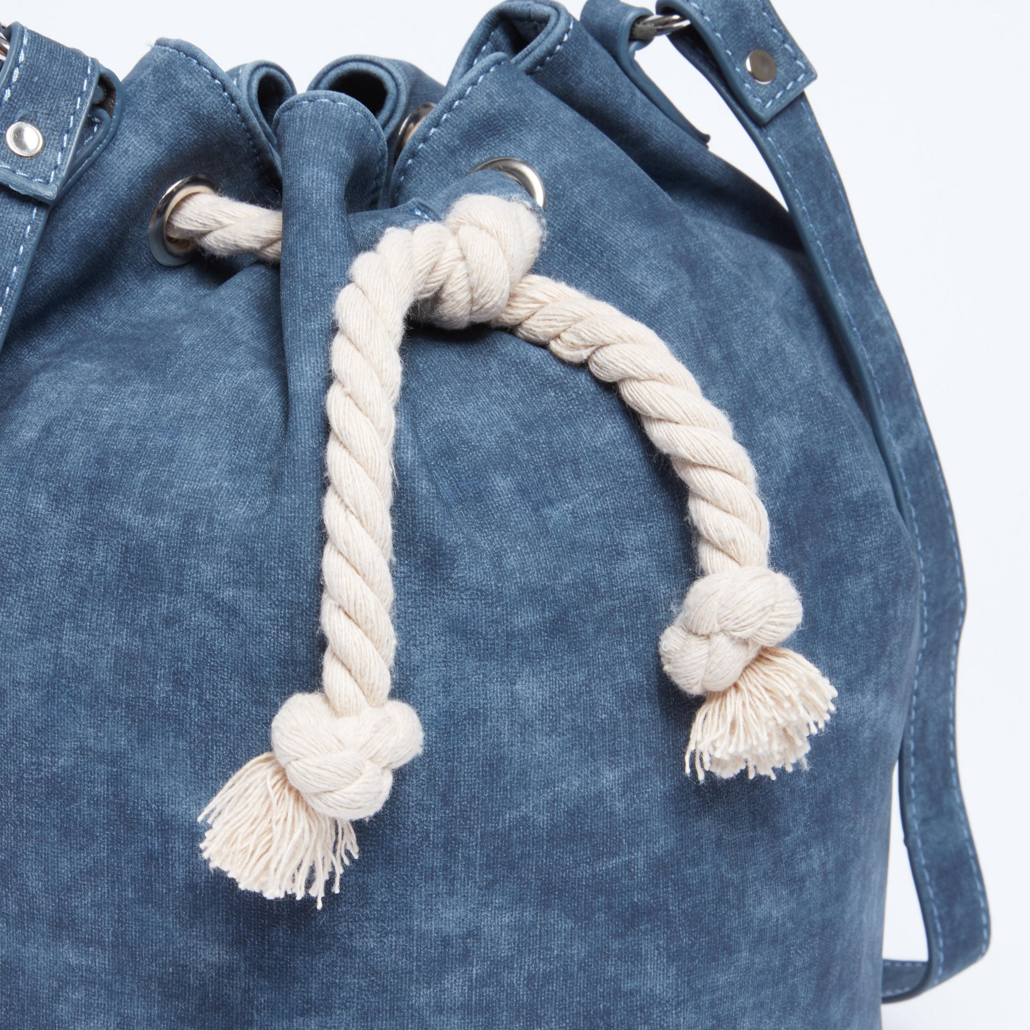 حقيبة دلو برباط إغلاق وتزيينات ميني ماوس-women-bagsandwallets-handbags-image-2