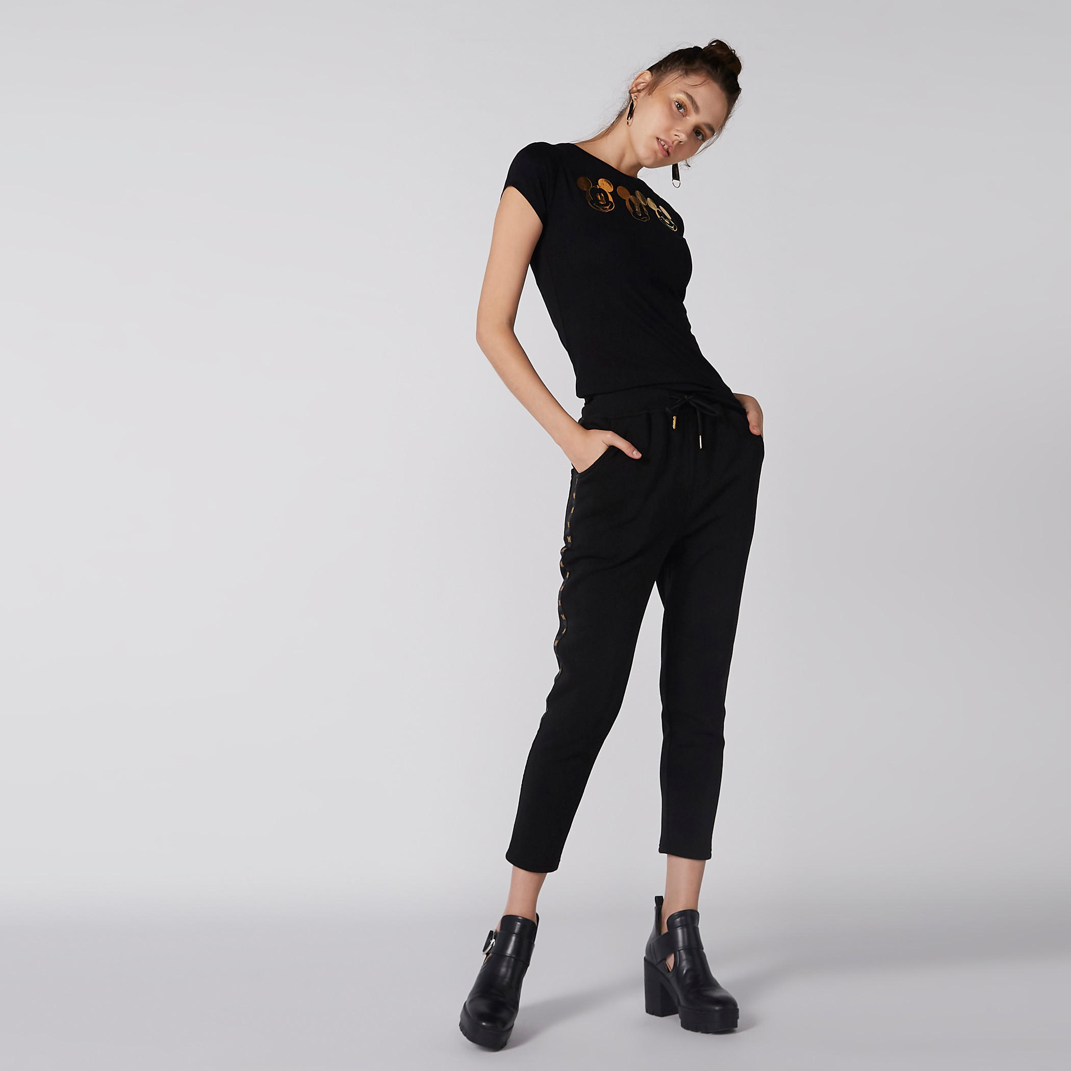 تيشيرت بأكمام كاب وياقة مستديرة بطبعات ميكي ماوس-women-clothing-tshirts-image-2