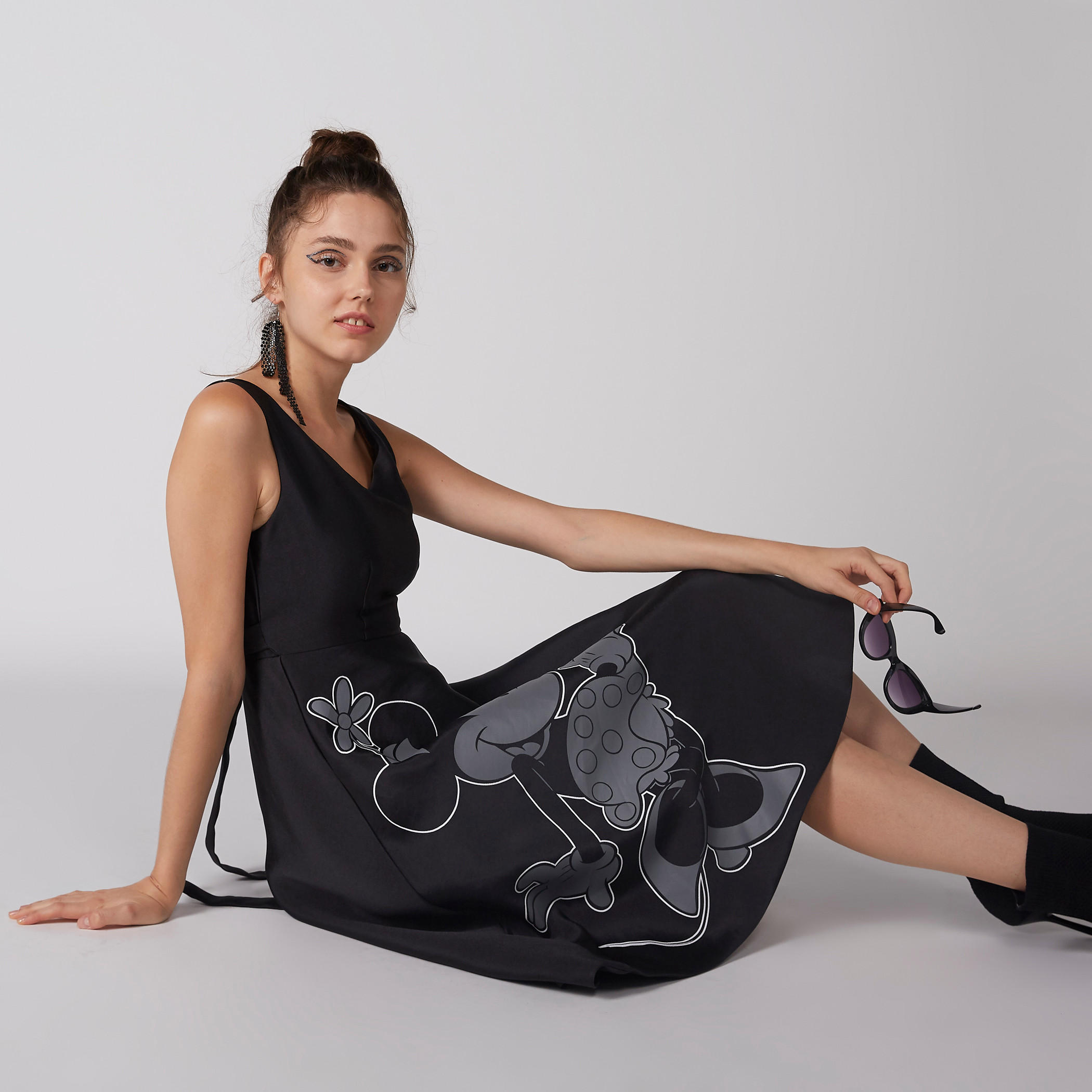 فستان دون أكمام برباط وطبعات ميني ماوس-women-clothing-dresses-image-5