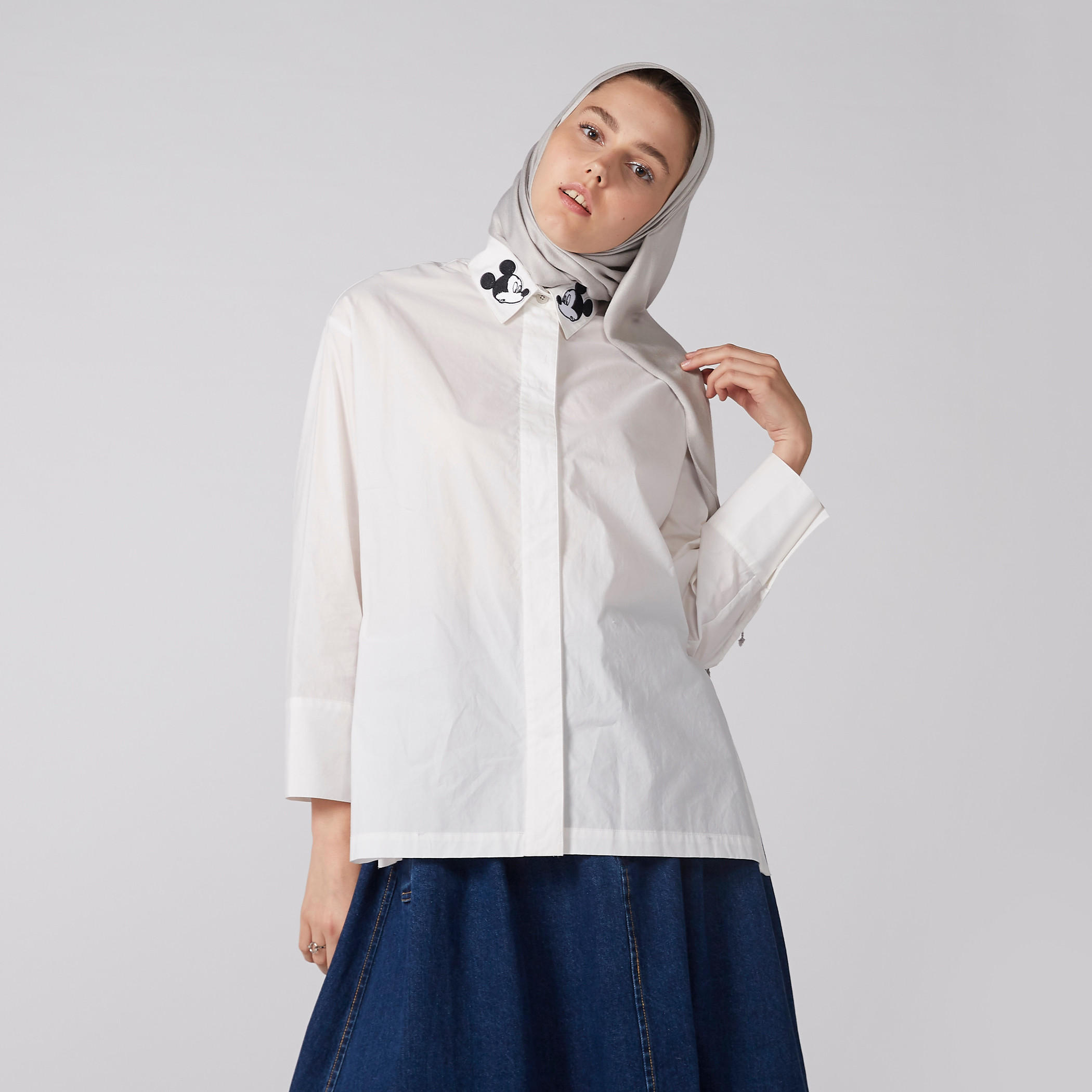 قميص بأزرار وتزيينات مطرزة ميكي ماوس-women-clothing-shirtsandblouses-shirts-image-1
