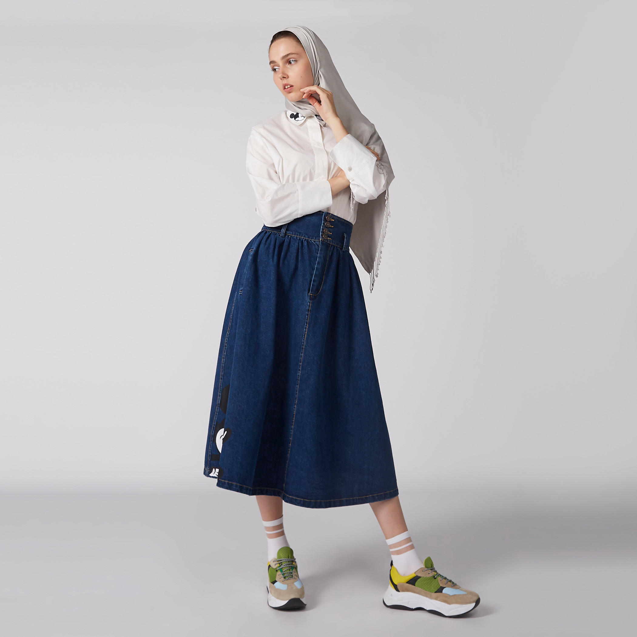 قميص بأزرار وتزيينات مطرزة ميكي ماوس-women-clothing-shirtsandblouses-shirts-image-4