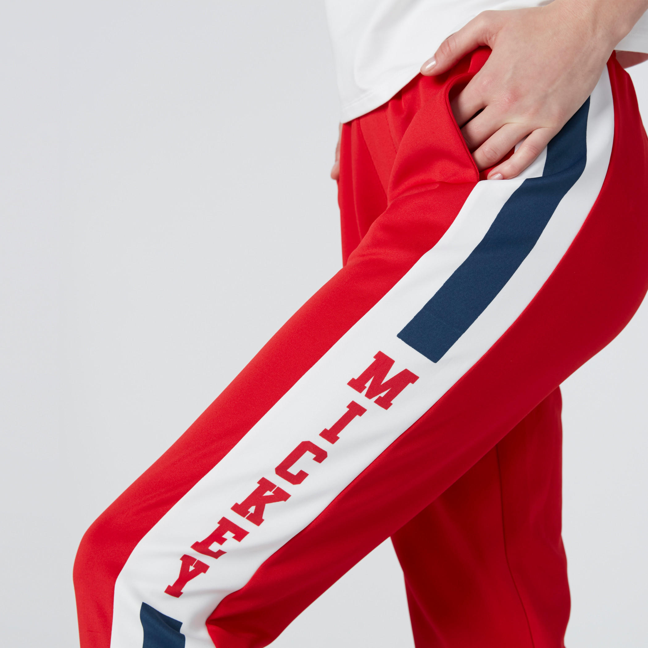بنطال رياضي بجيوب وطبعات من ميكي ماوس-women-clothing-bottoms-trousers-image-2