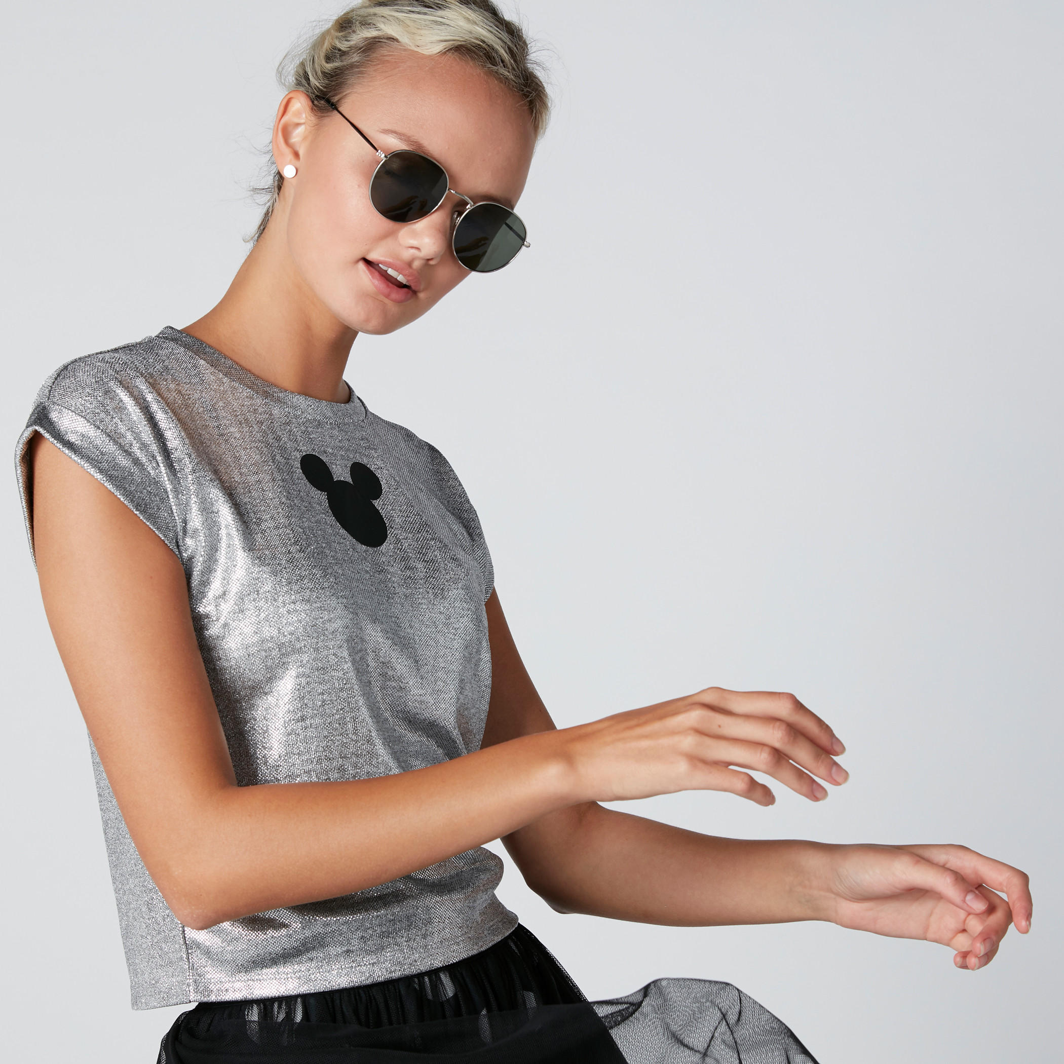 بلوزة بياقة مستديرة وأكمام متصلة وطبعات ميكي ماوس-women-clothing-tshirts-image-3