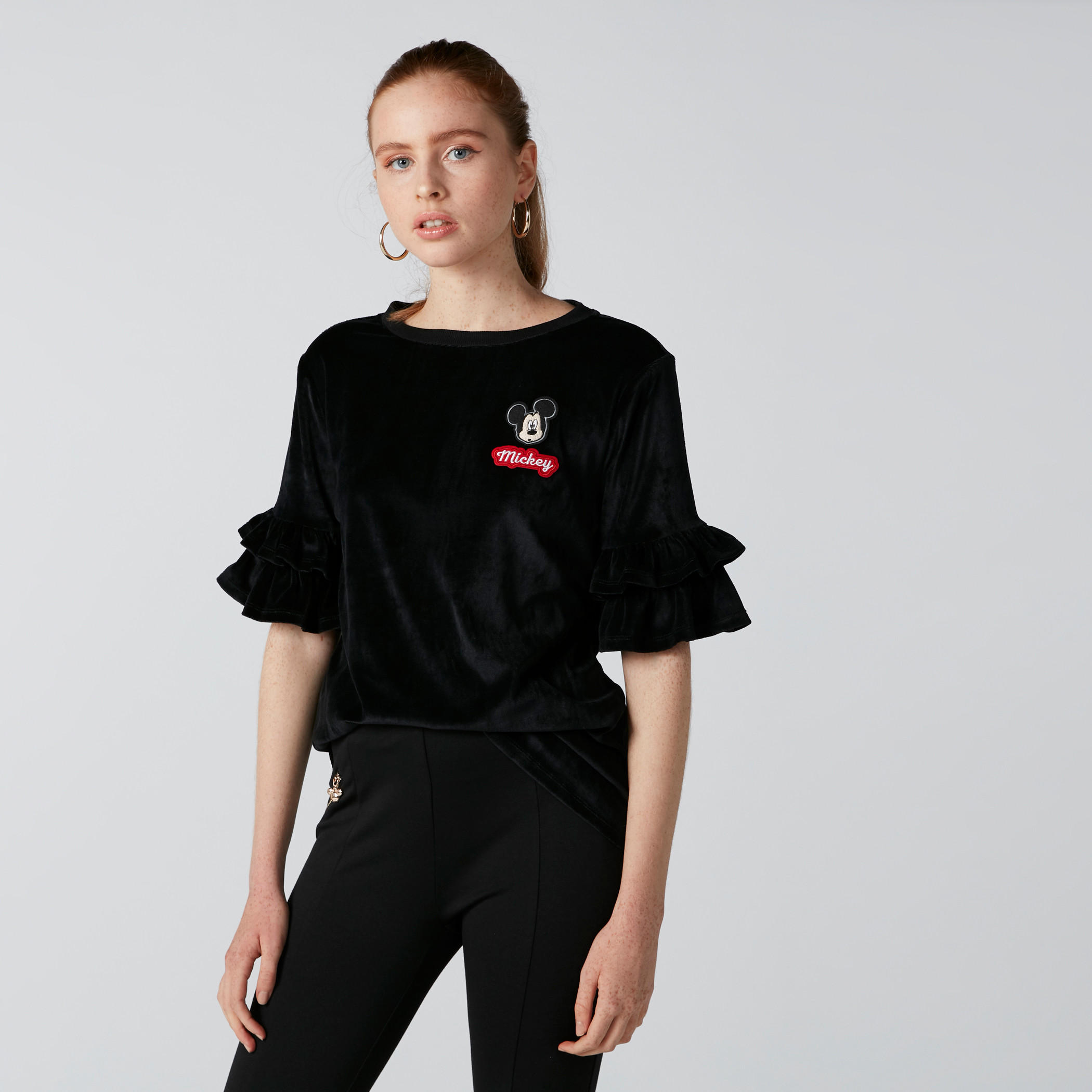 توب بتزيينات ميكي ماوس وياقة مستديرة-women-clothing-tshirts-image-1