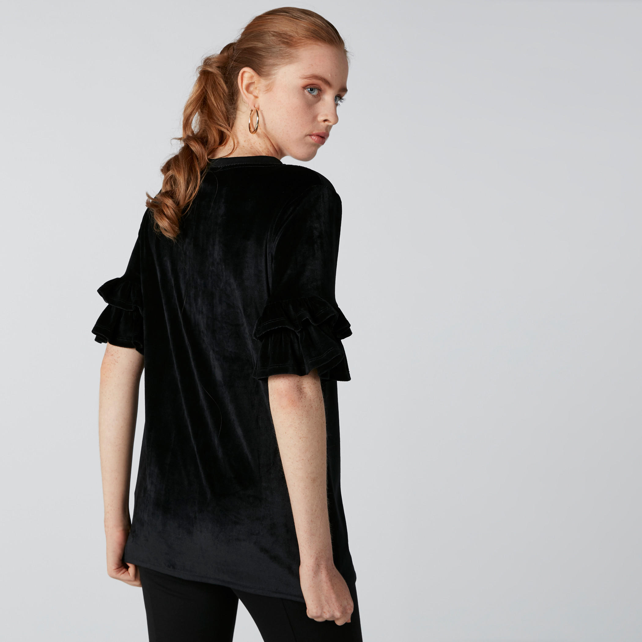 توب بتزيينات ميكي ماوس وياقة مستديرة-women-clothing-tshirts-image-2