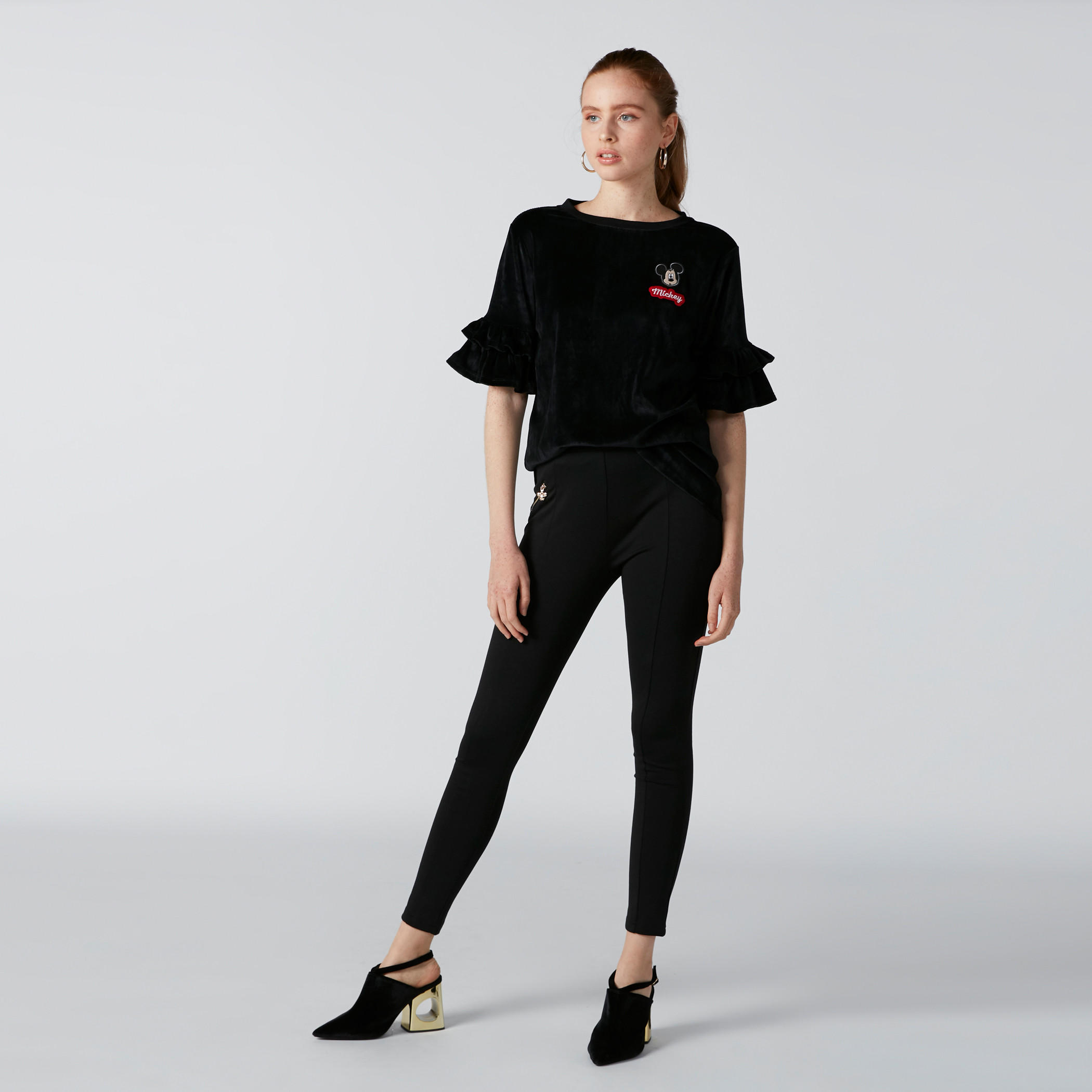 توب بتزيينات ميكي ماوس وياقة مستديرة-women-clothing-tshirts-image-3