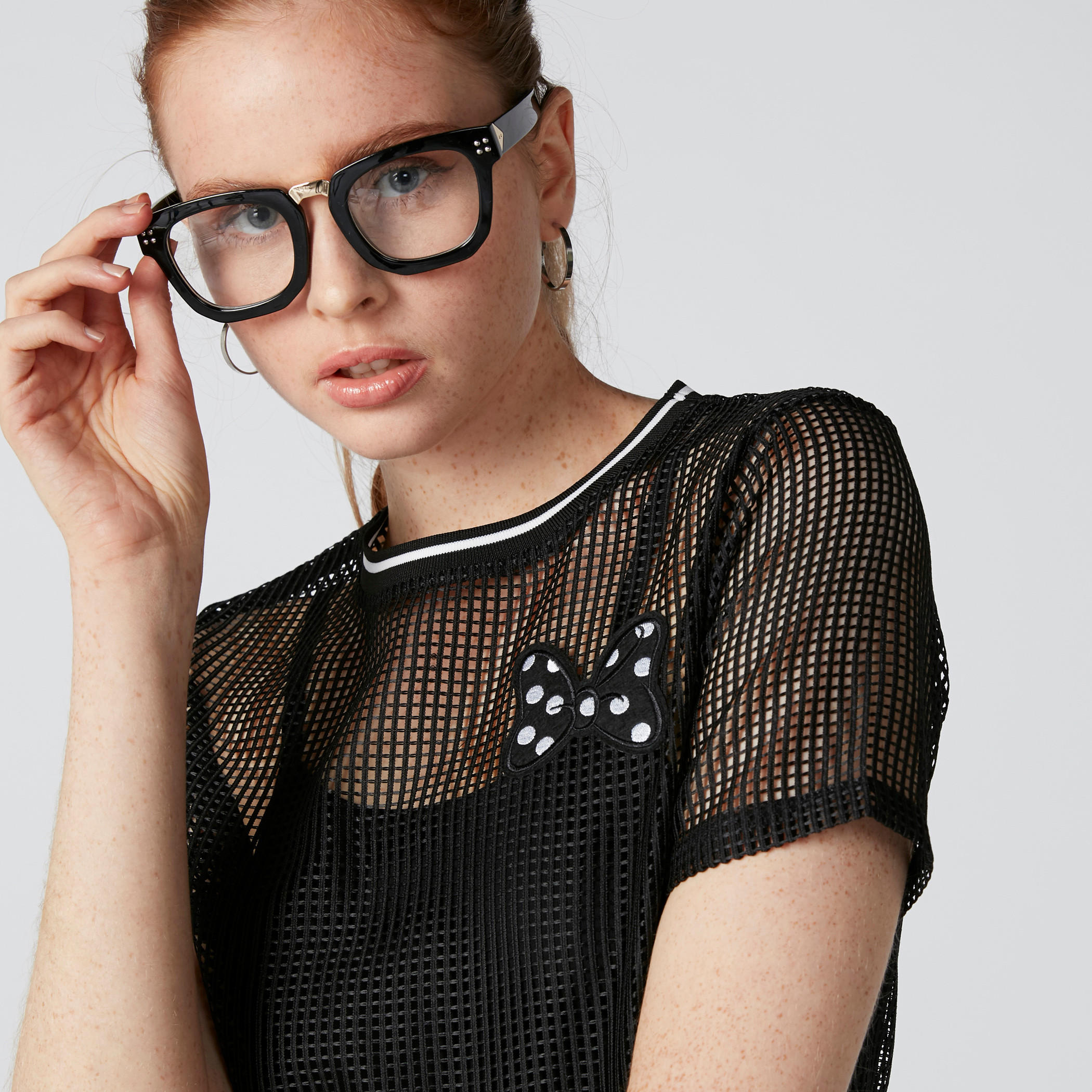 تيشيرت بأكمام قصيرة مزيّن بفيونكة-women-clothing-tshirts-image-1