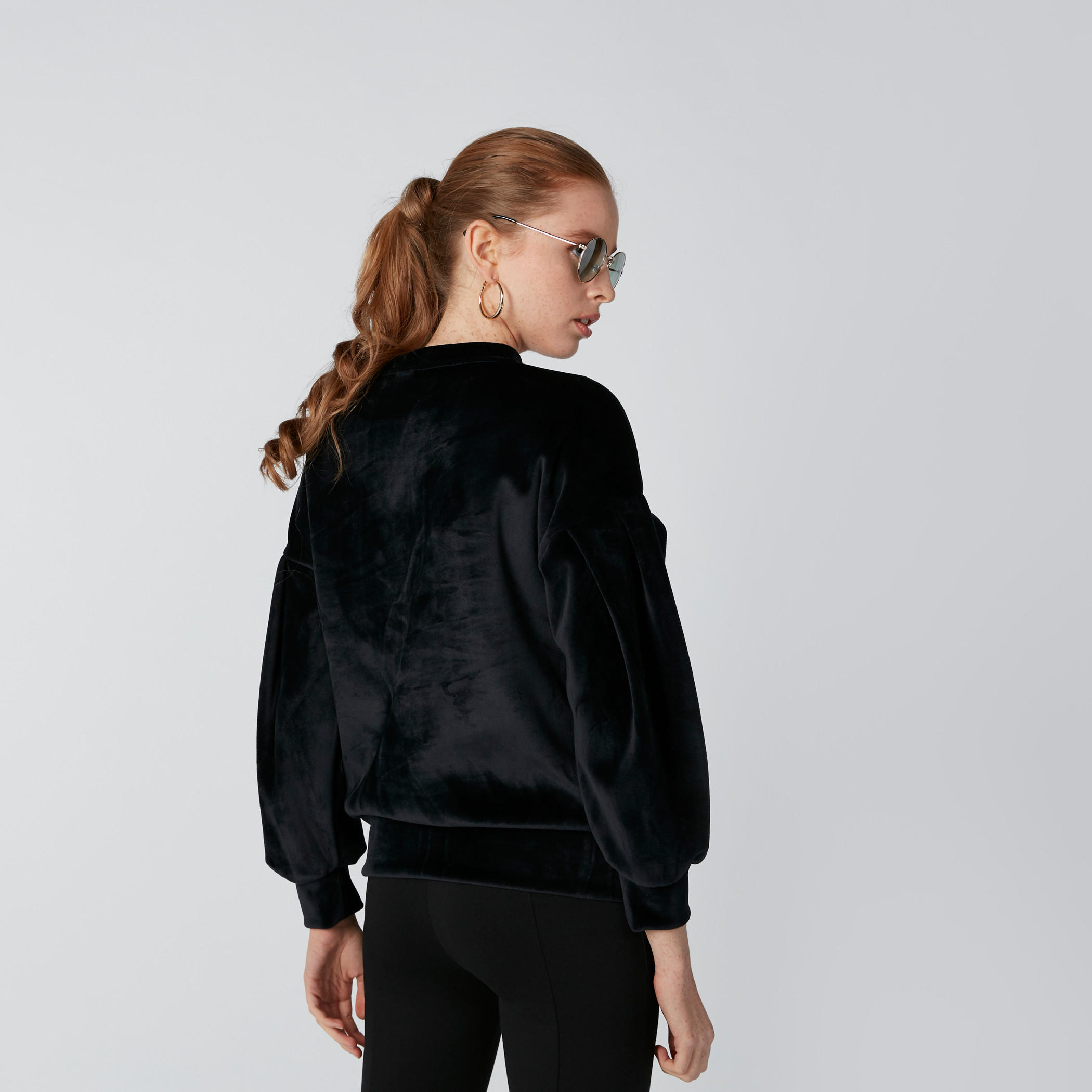 سويت شيرت بأكتاف منسدلة وطبعات ميكي ماوس-women-winterwear-hoodiesandsweatshirts-sweatshirts-image-2