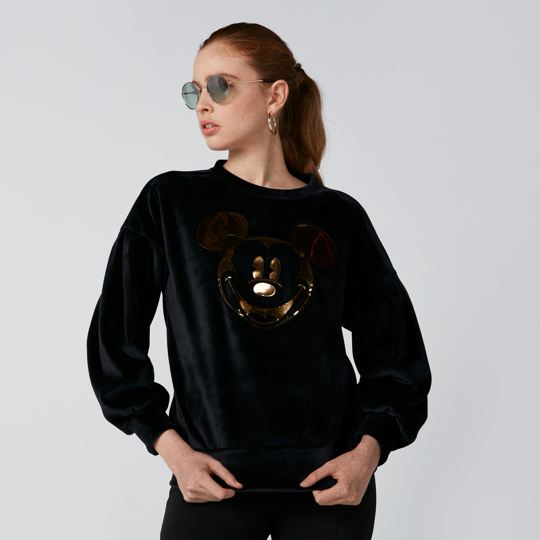 سويت شيرت بأكتاف منسدلة وطبعات ميكي ماوس-women-winterwear-hoodiesandsweatshirts-sweatshirts-image-3