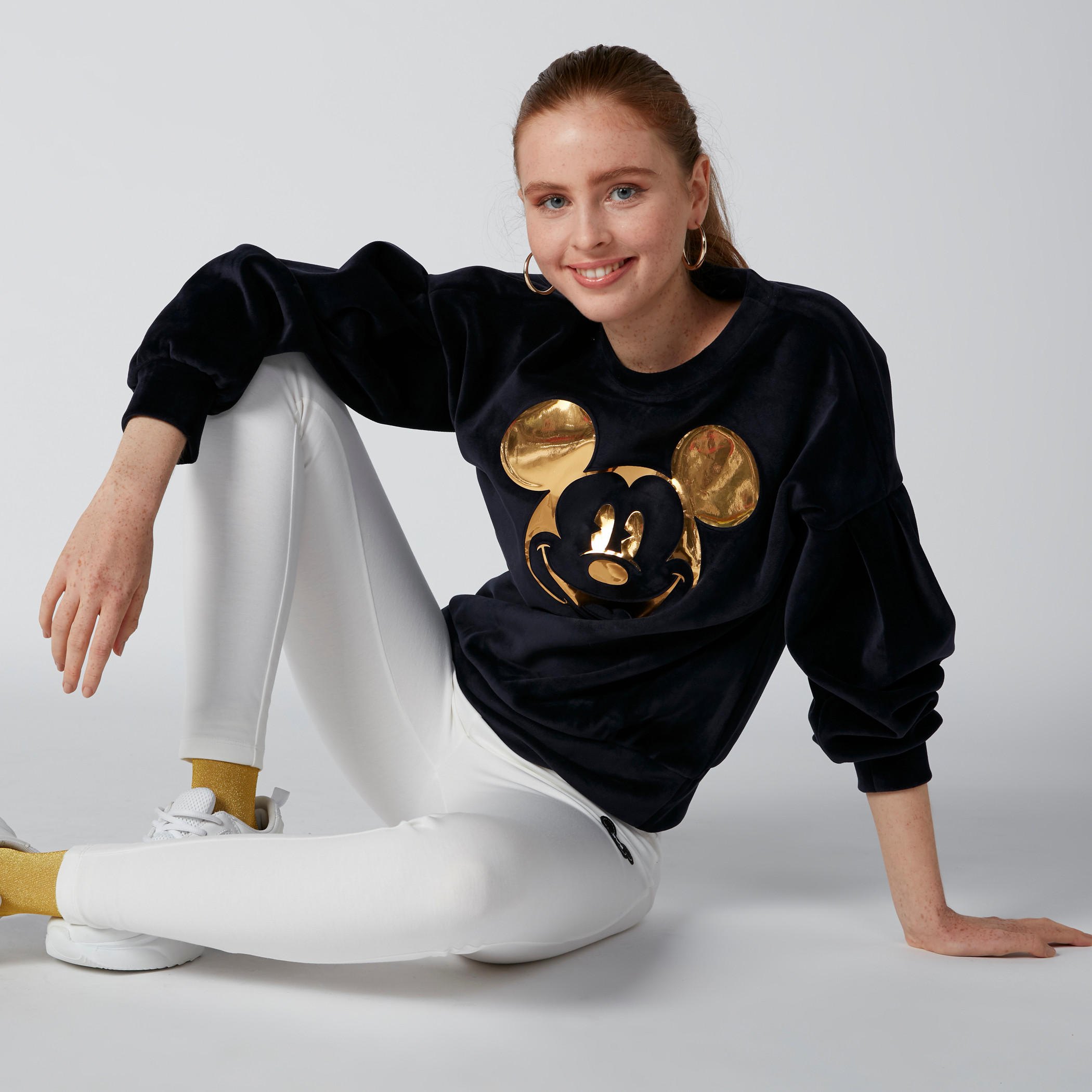 سويت شيرت بياقة مستديرة وأكمام طويلة وطبعات ميكي ماوس-women-winterwear-hoodiesandsweatshirts-sweatshirts-image-3