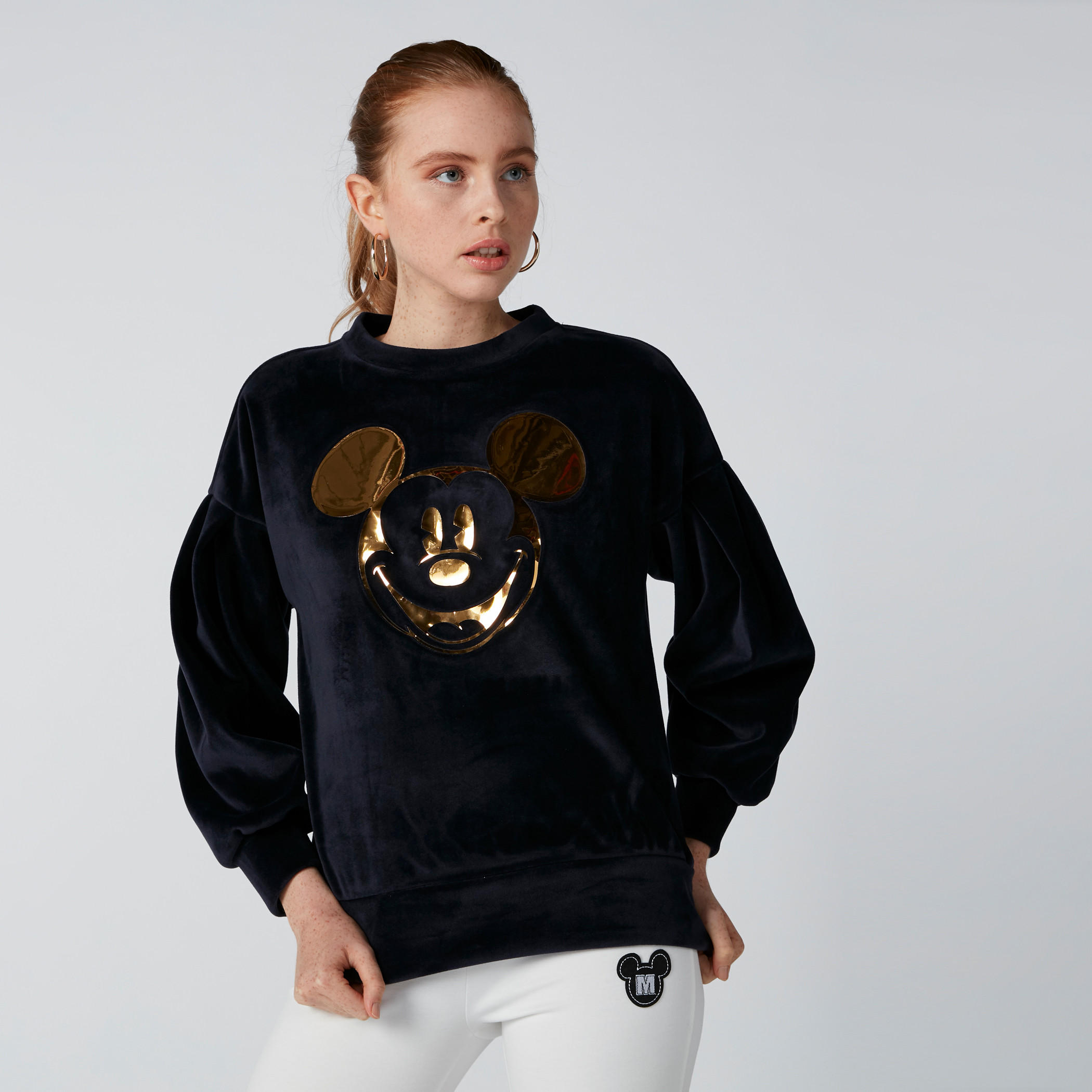 سويت شيرت بياقة مستديرة وأكمام طويلة وطبعات ميكي ماوس-women-winterwear-hoodiesandsweatshirts-sweatshirts-image-4