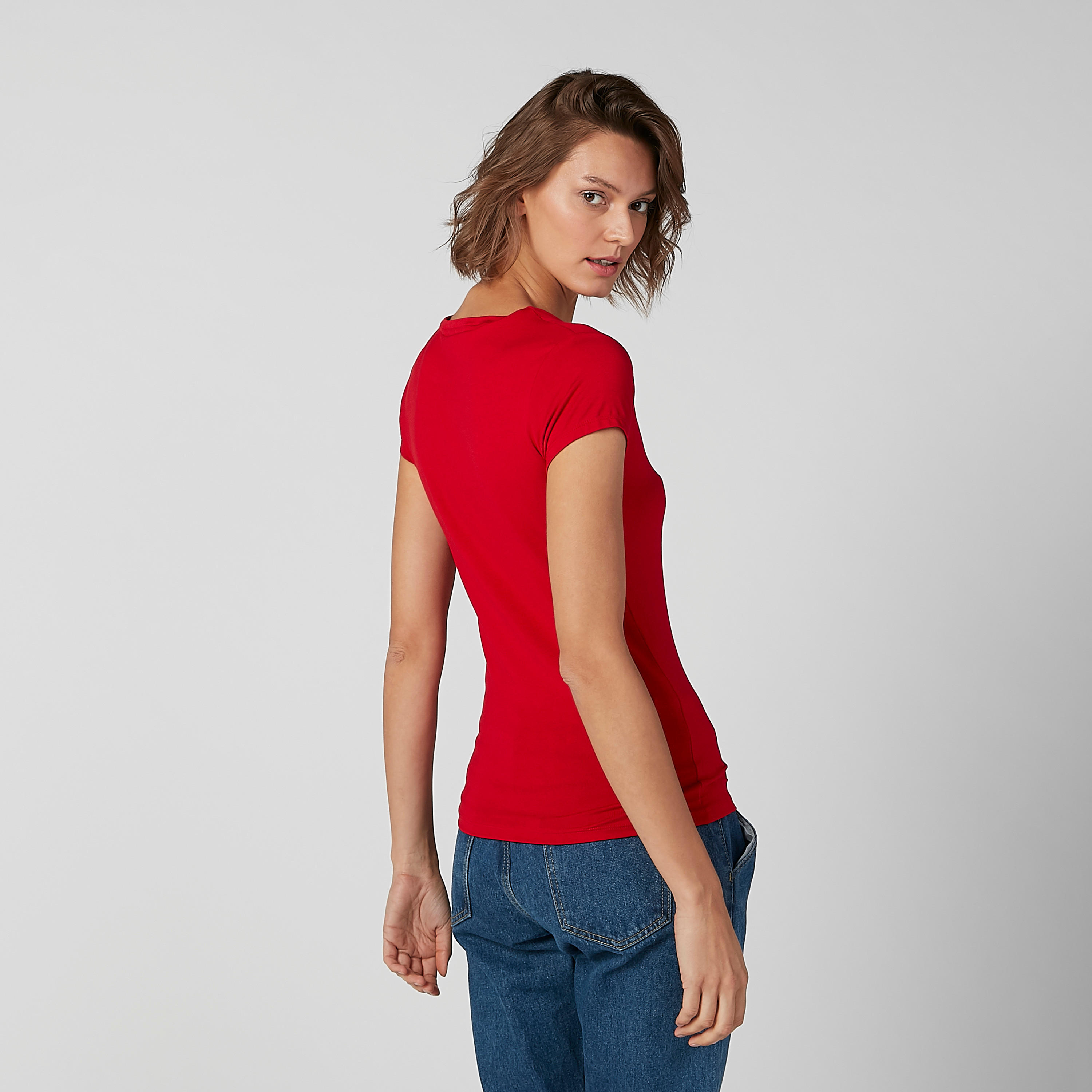 تيشيرت بياقة مستديرة وأكمام كاب وطبعات سوبرمان جرافيك-women-clothing-tshirts-image-2
