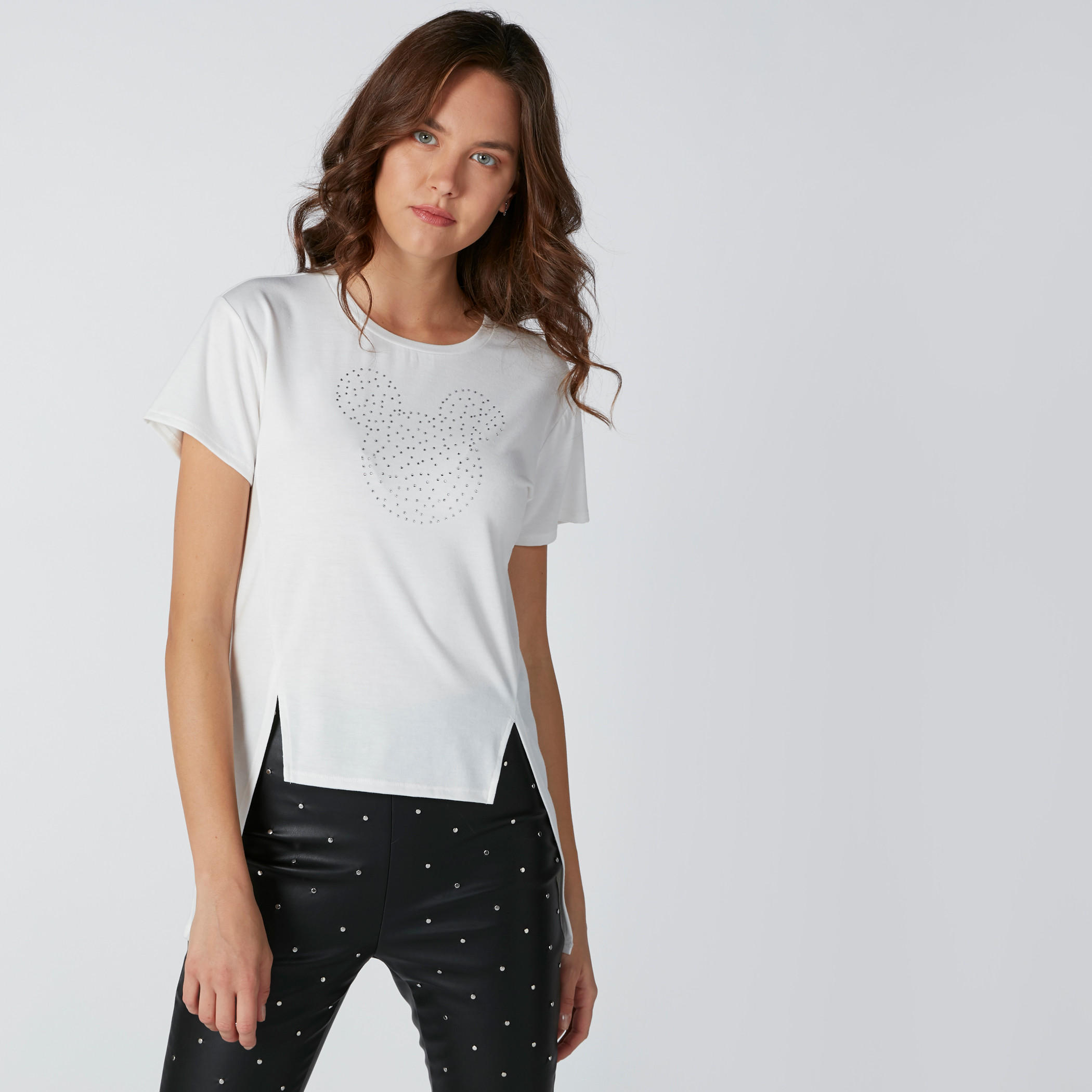 بلوزة بأكمام قصيرة وحوّاف غير مستوية وتزيينات ميني ماوس-women-clothing-tshirts-image-1