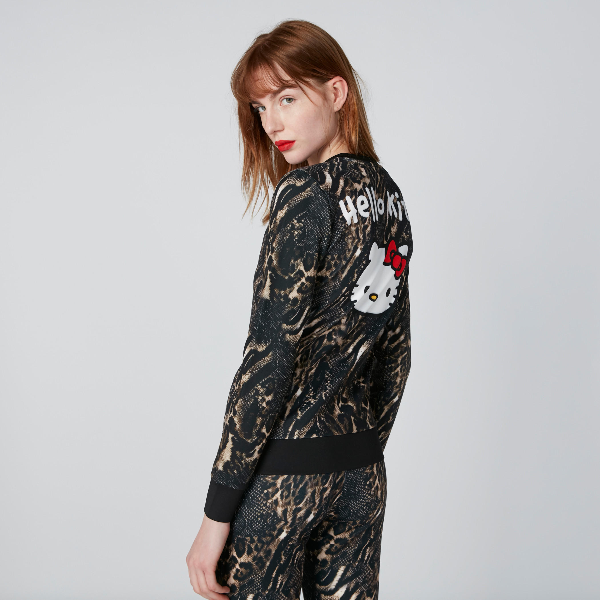 Hello Kitty Sweatshirt with Long Sleeves-women-winterwear-hoodiesandsweatshirts-sweatshirts-image-2