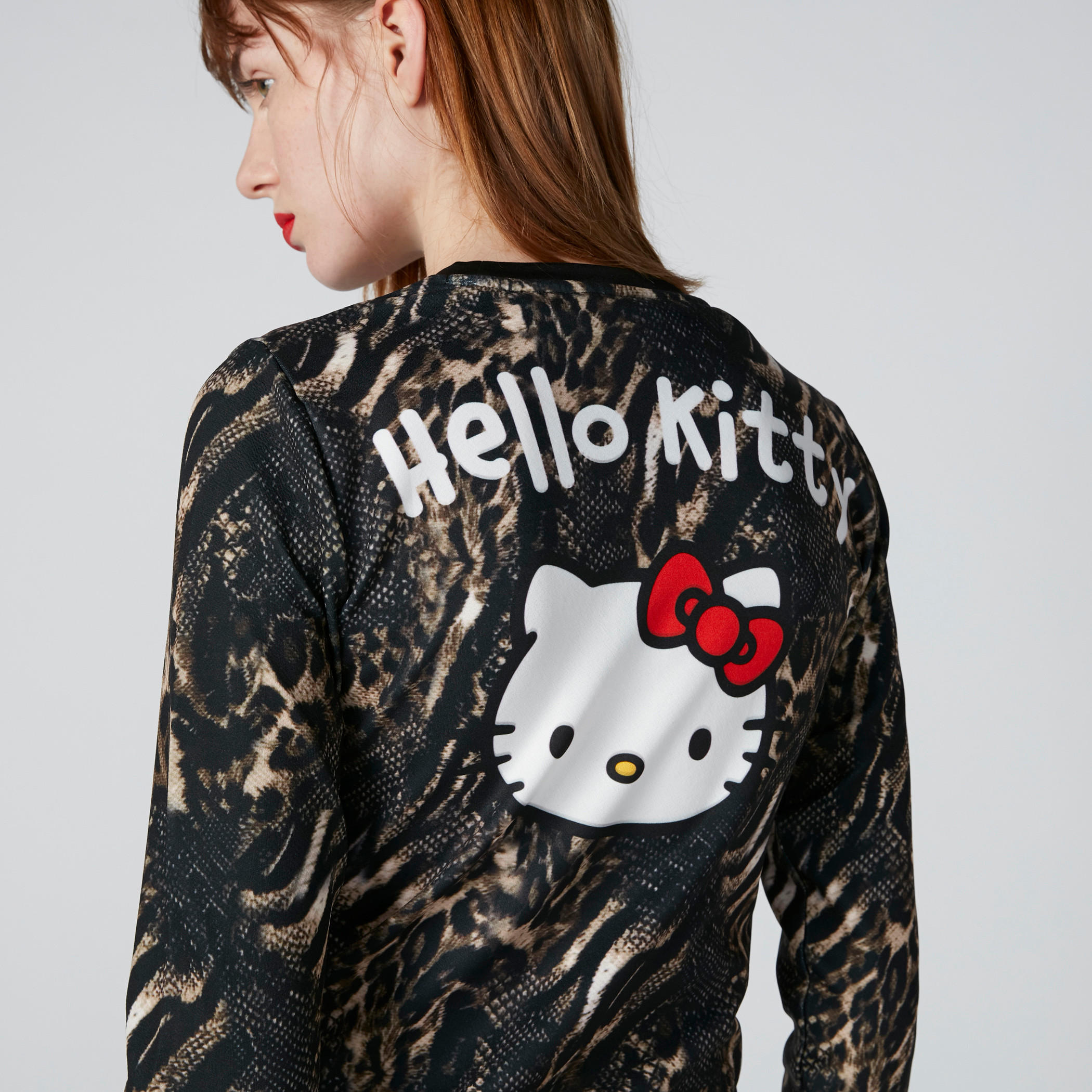 Hello Kitty Sweatshirt with Long Sleeves-women-winterwear-hoodiesandsweatshirts-sweatshirts-image-5