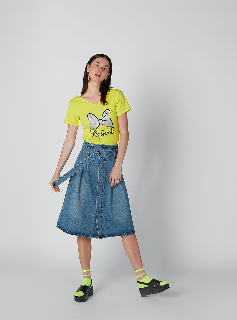 بلوزة بياقة V وأكمام قصيرة وطبعات ميني ماوس-women-clothing-tshirts-image-3