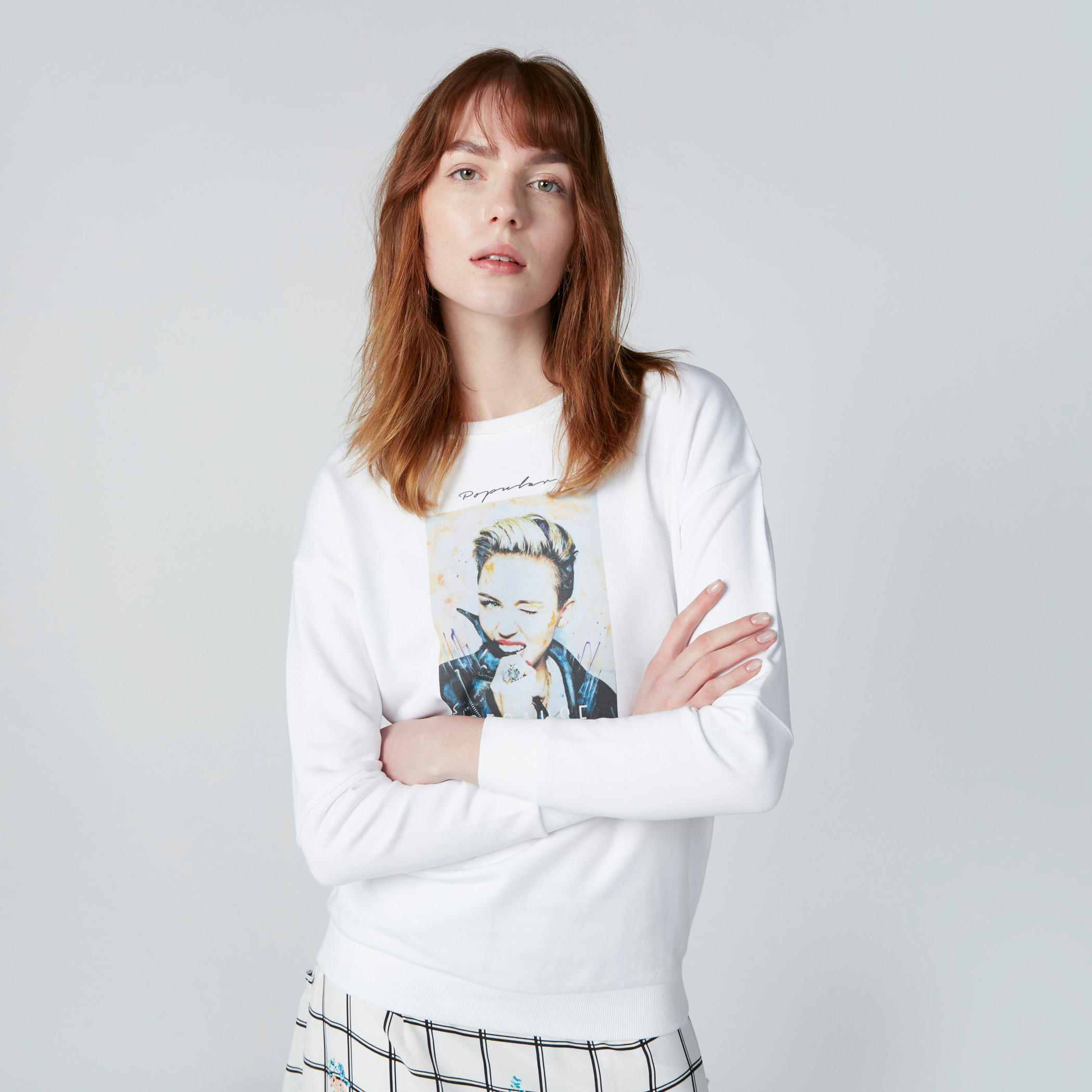 Miley Cyrus Printed Sweatshirt with Long Sleeves-women-winterwear-hoodiesandsweatshirts-sweatshirts-image-1