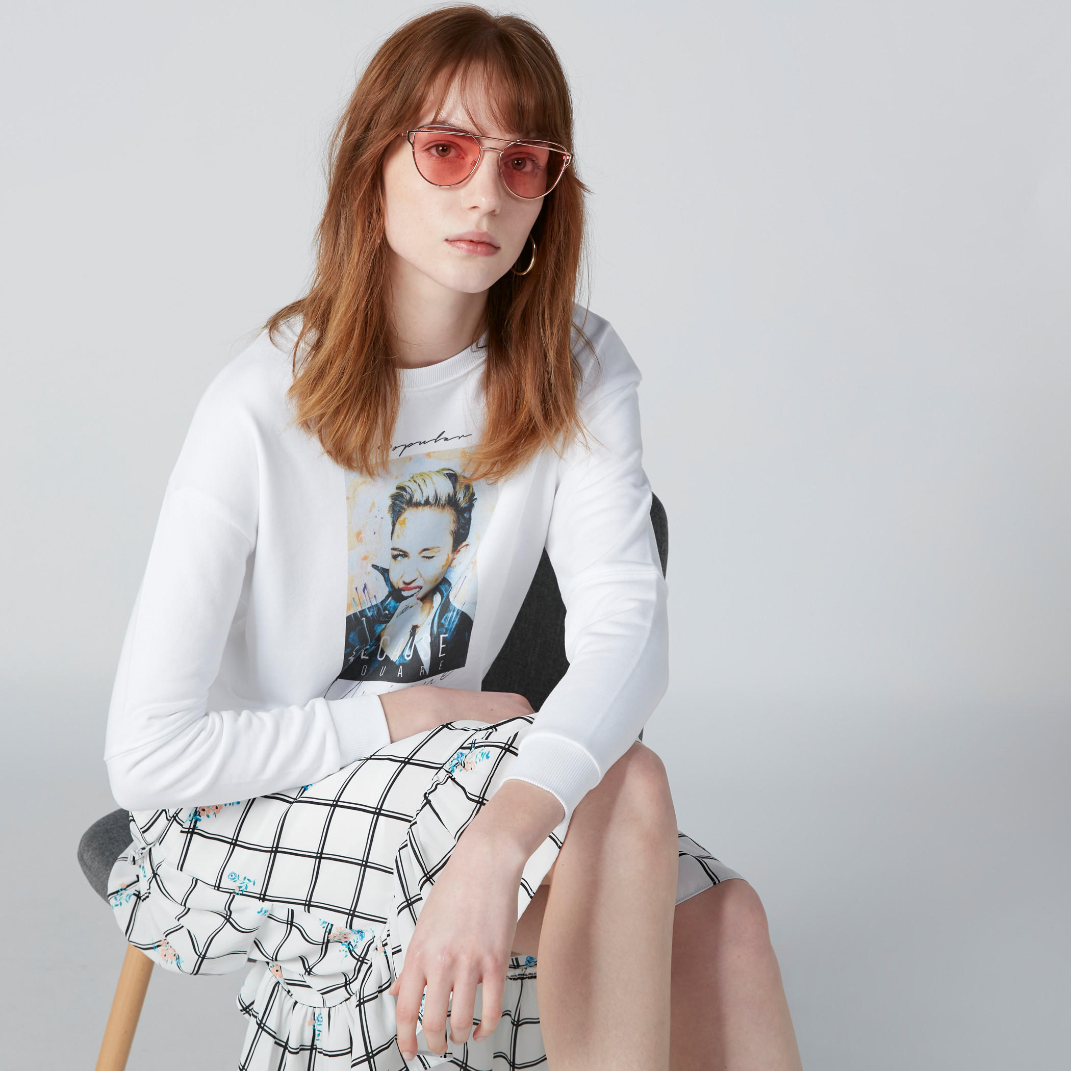Miley Cyrus Printed Sweatshirt with Long Sleeves-women-winterwear-hoodiesandsweatshirts-sweatshirts-image-3