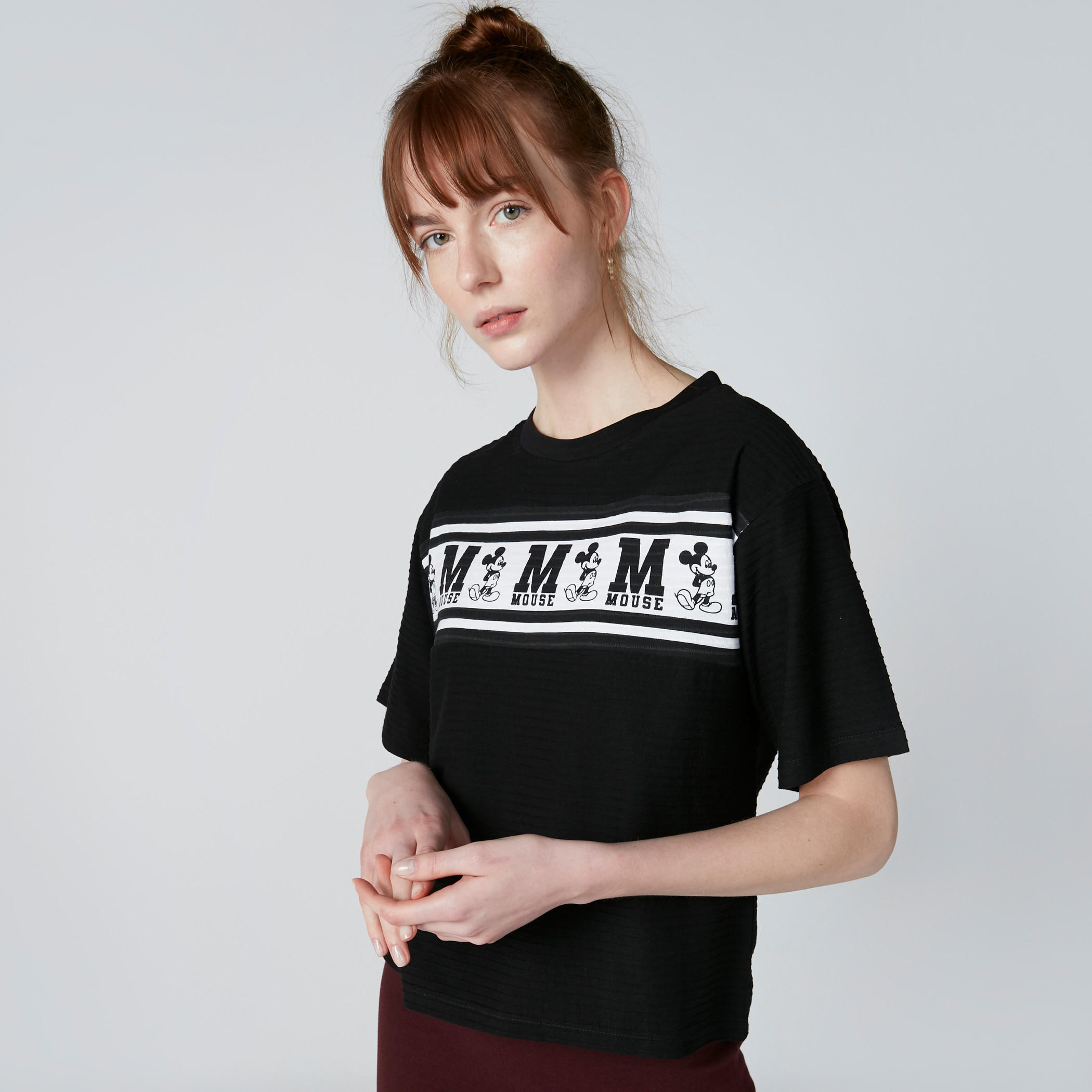 تيشيرت بأكمام قصيرة وطبعات ميكي ماوس-women-clothing-tshirts-image-3