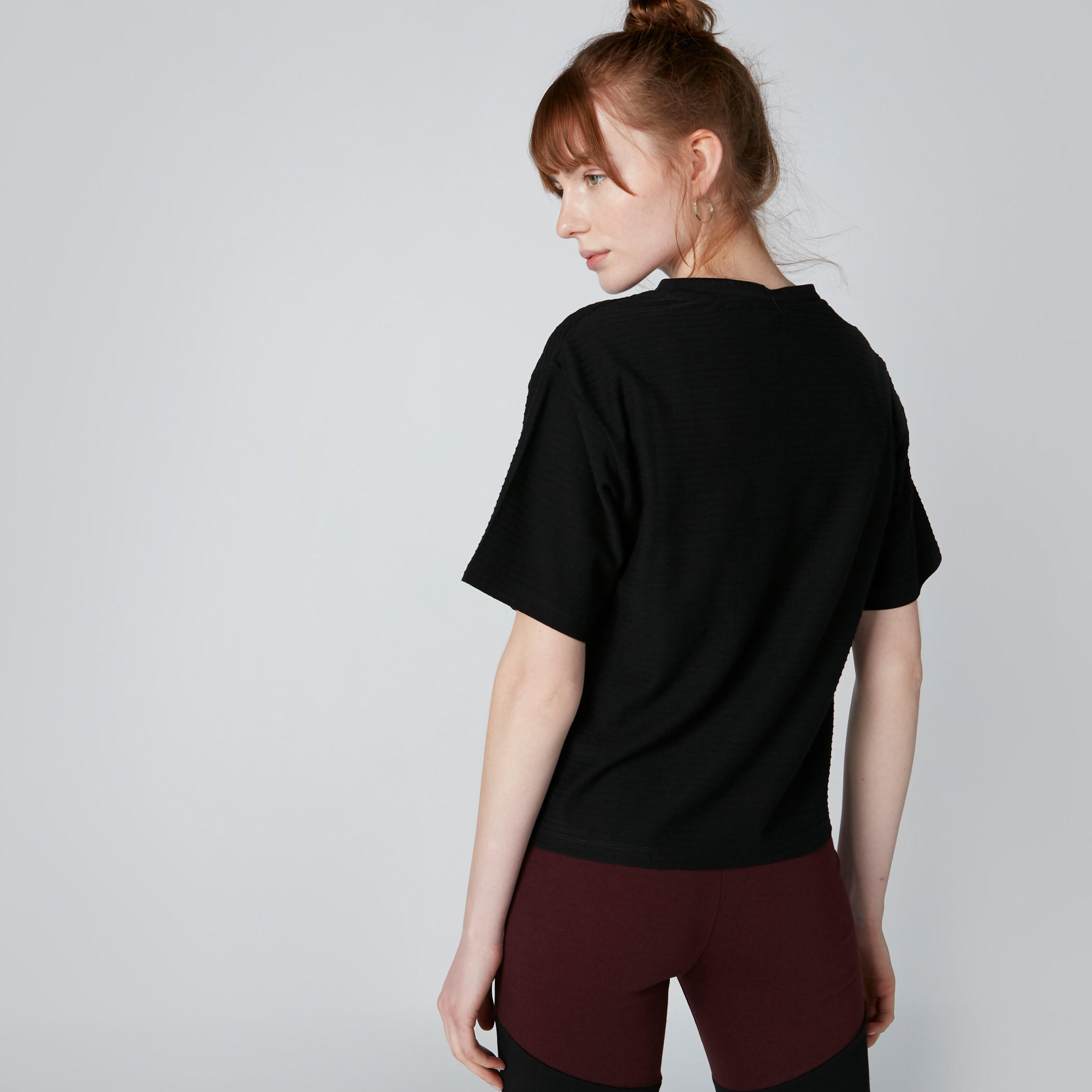 تيشيرت بأكمام قصيرة وطبعات ميكي ماوس-women-clothing-tshirts-image-2