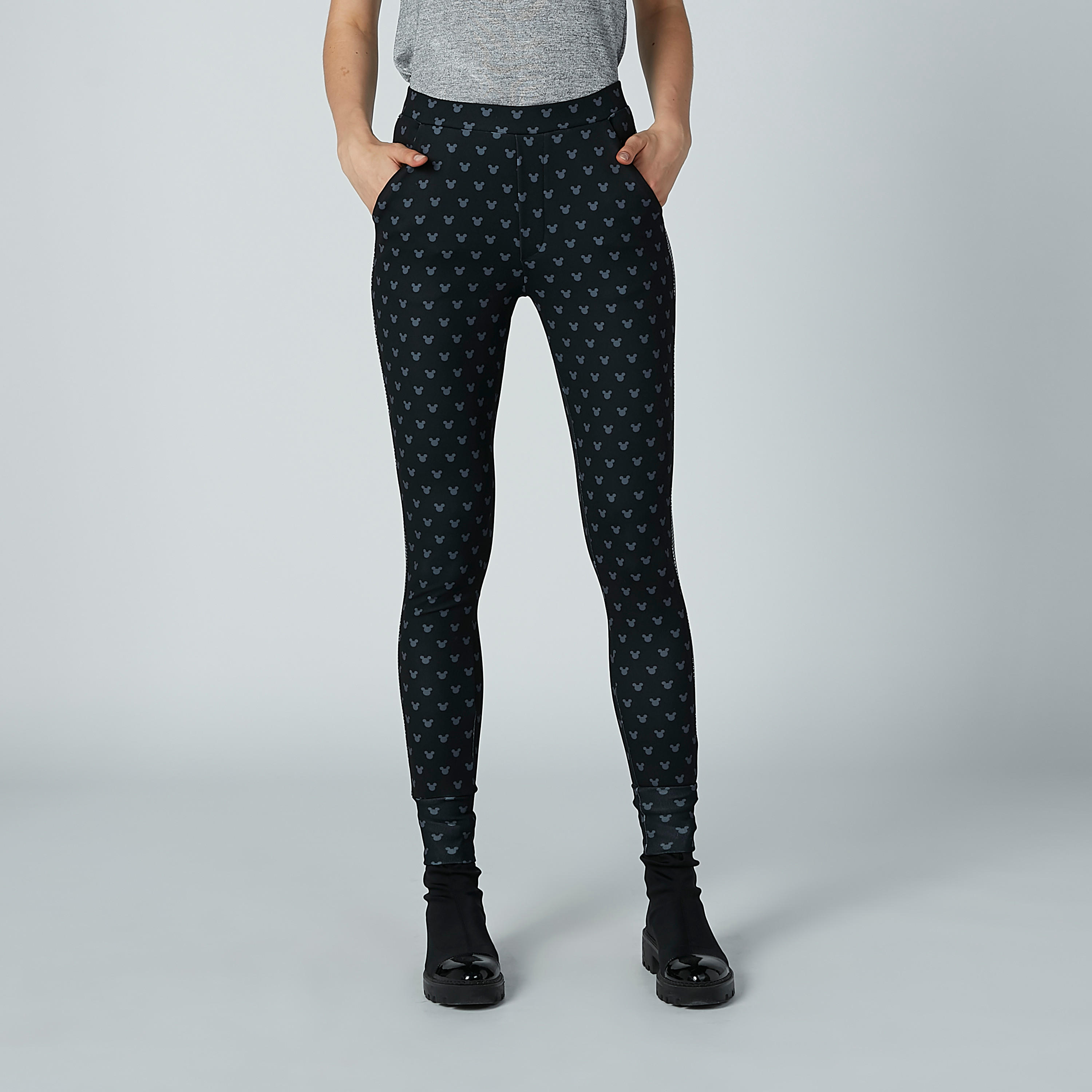 بنطال رياضي بأساور مطّاطية وجيوب وطبعات ميكي ماوس-women-clothing-bottoms-joggers-image-2