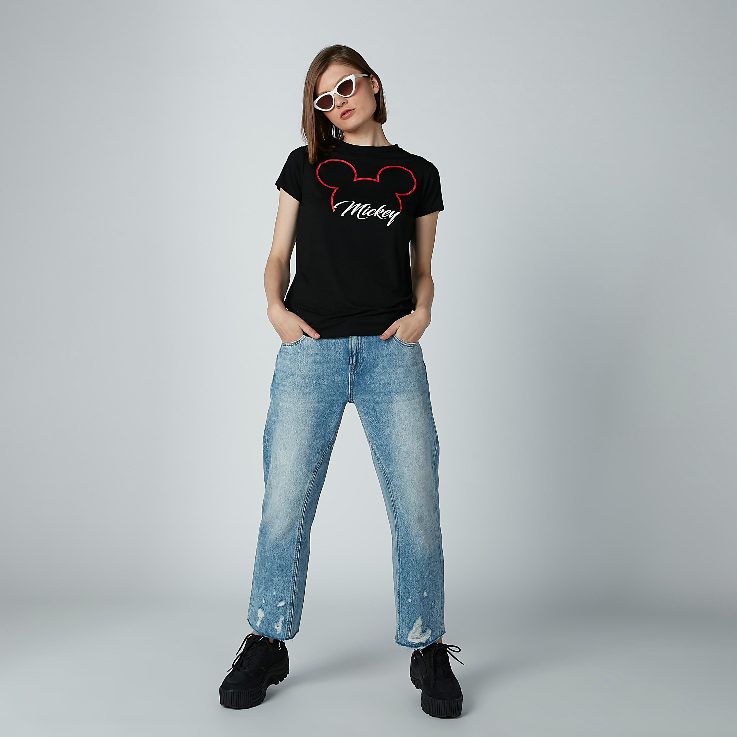 تيشيرت بياقة مستديرة وأكمام قصيرة وطبعات ميكي ماوس-women-clothing-tshirts-image-2