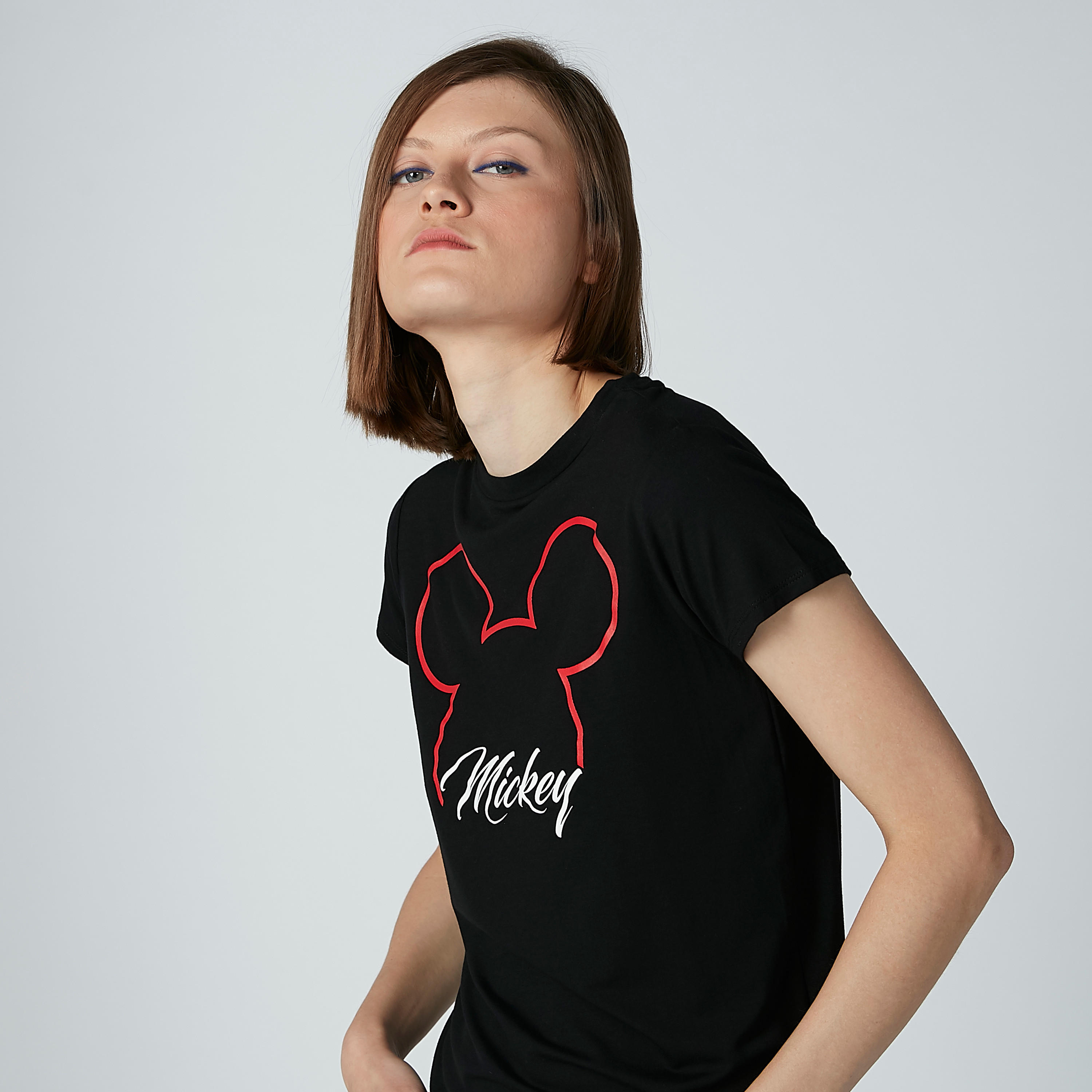 تيشيرت بياقة مستديرة وأكمام قصيرة وطبعات ميكي ماوس-women-clothing-tshirts-image-3