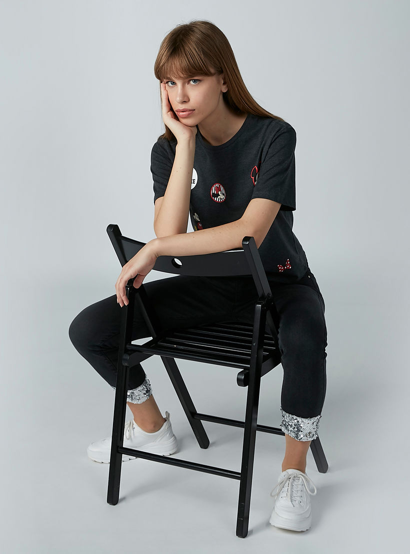 تيشيرت بياقة مستديرة وأكمام قصيرة وطبعات ميني ماوس-women-clothing-tshirts-image-1