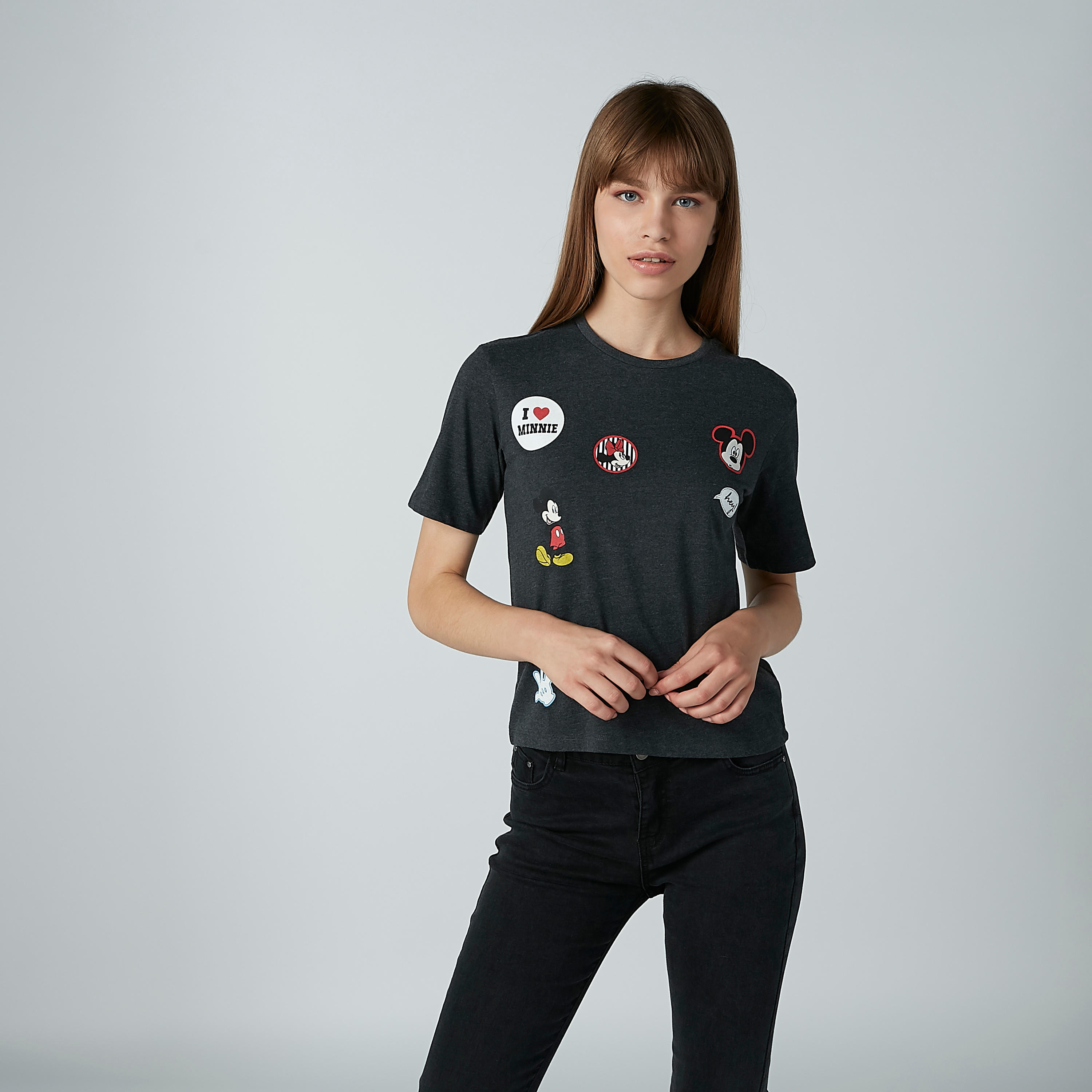 تيشيرت بياقة مستديرة وأكمام قصيرة وطبعات ميني ماوس-women-clothing-tshirts-image-2