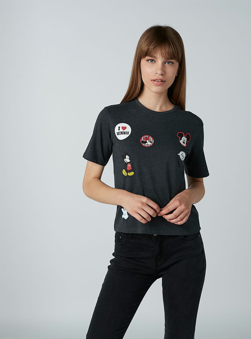 تيشيرت بياقة مستديرة وأكمام قصيرة وطبعات ميني ماوس-women-clothing-tshirts-image-2