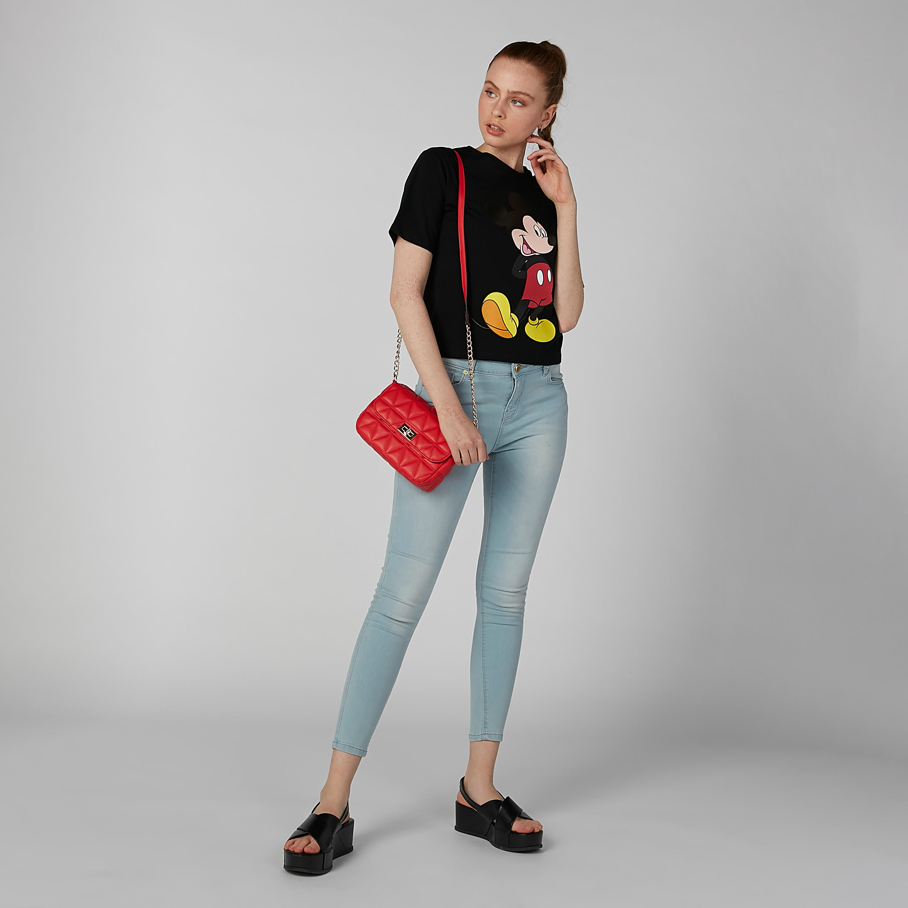 تيشيرت بياقة مستديرة وأكمام قصيرة وطبعات ميكي ماوس-women-clothing-tshirts-image-1