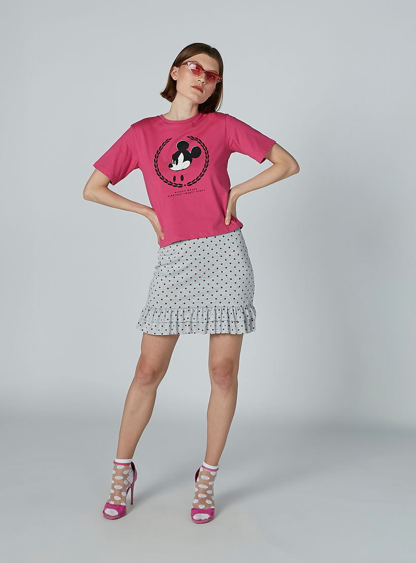 تيشيرت بياقة مستديرة وأكمام قصيرة وطبعات ميكي ماوس-women-clothing-tshirts-image-2