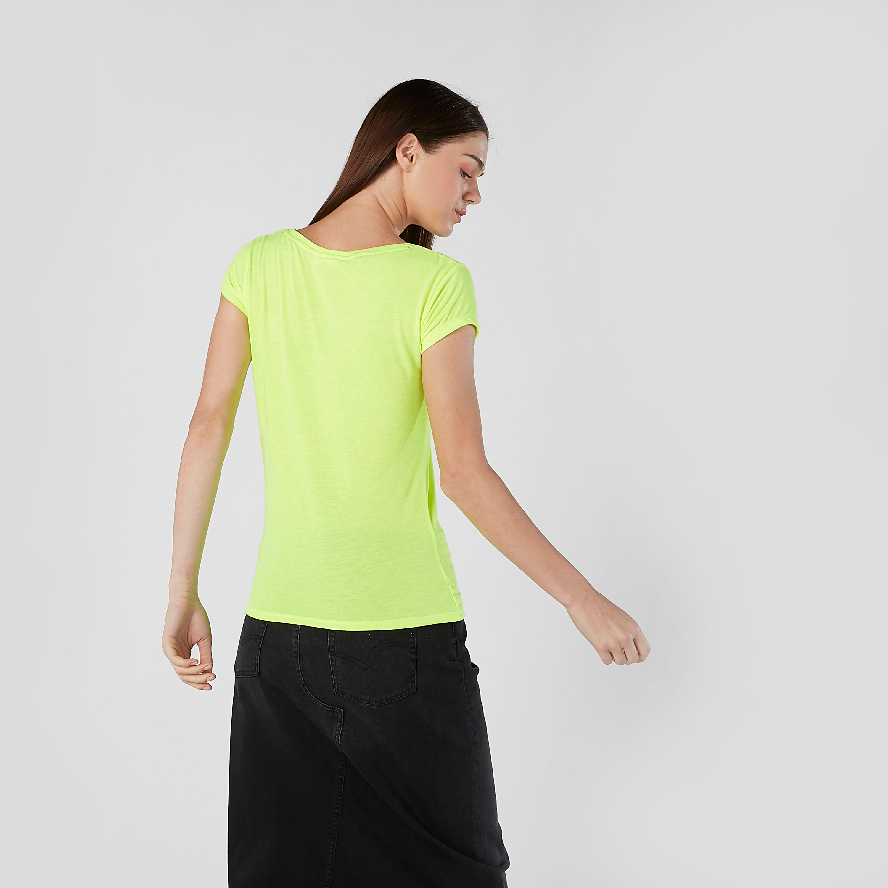 تيشيرت بياقة مستديرة وأكمام كاب وطبعات باتمان-women-clothing-tshirts-image-3