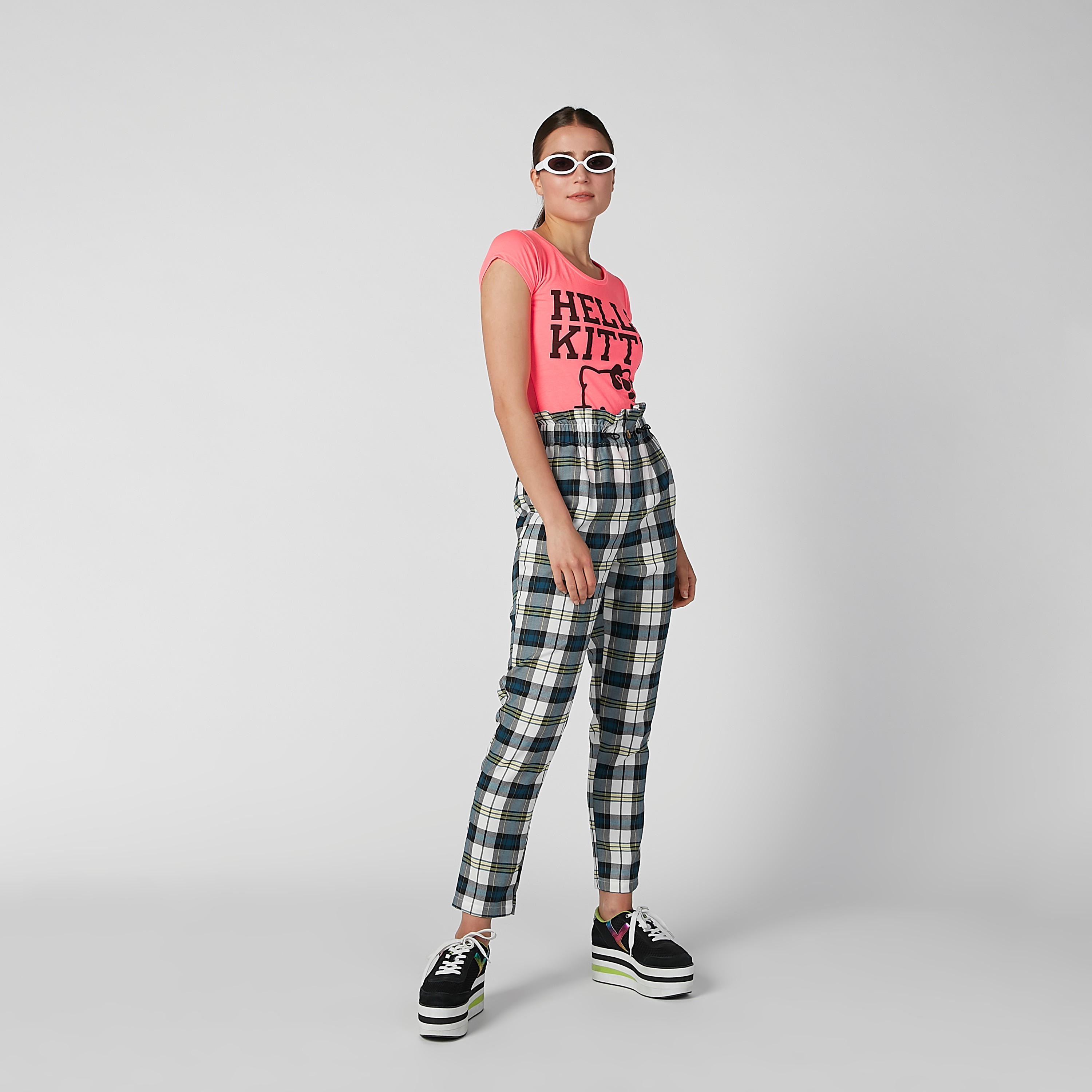 تيشيرت بياقة مستديرة وأكمام كاب وطبعات هالو كيتي-women-clothing-tshirts-image-1