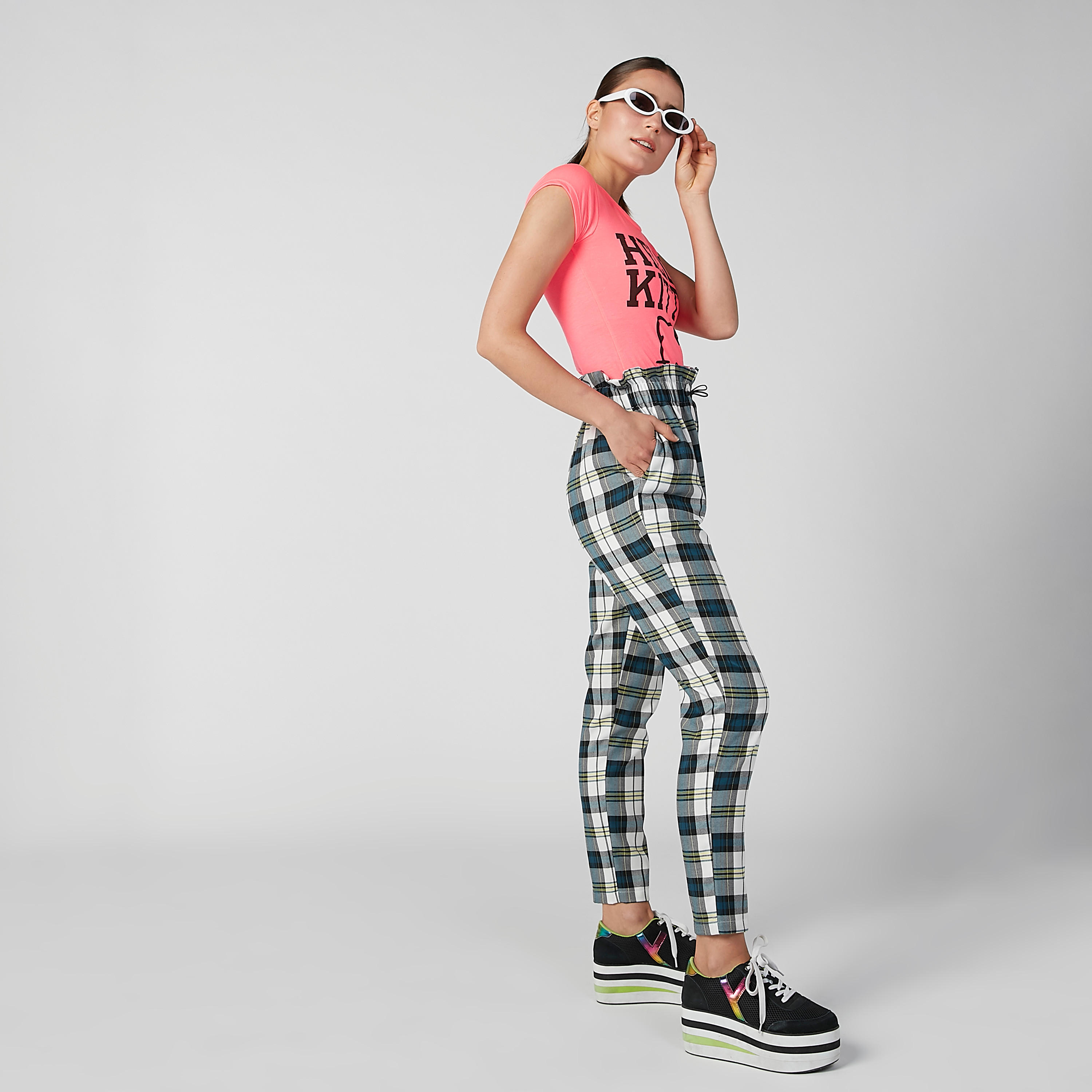 تيشيرت بياقة مستديرة وأكمام كاب وطبعات هالو كيتي-women-clothing-tshirts-image-3