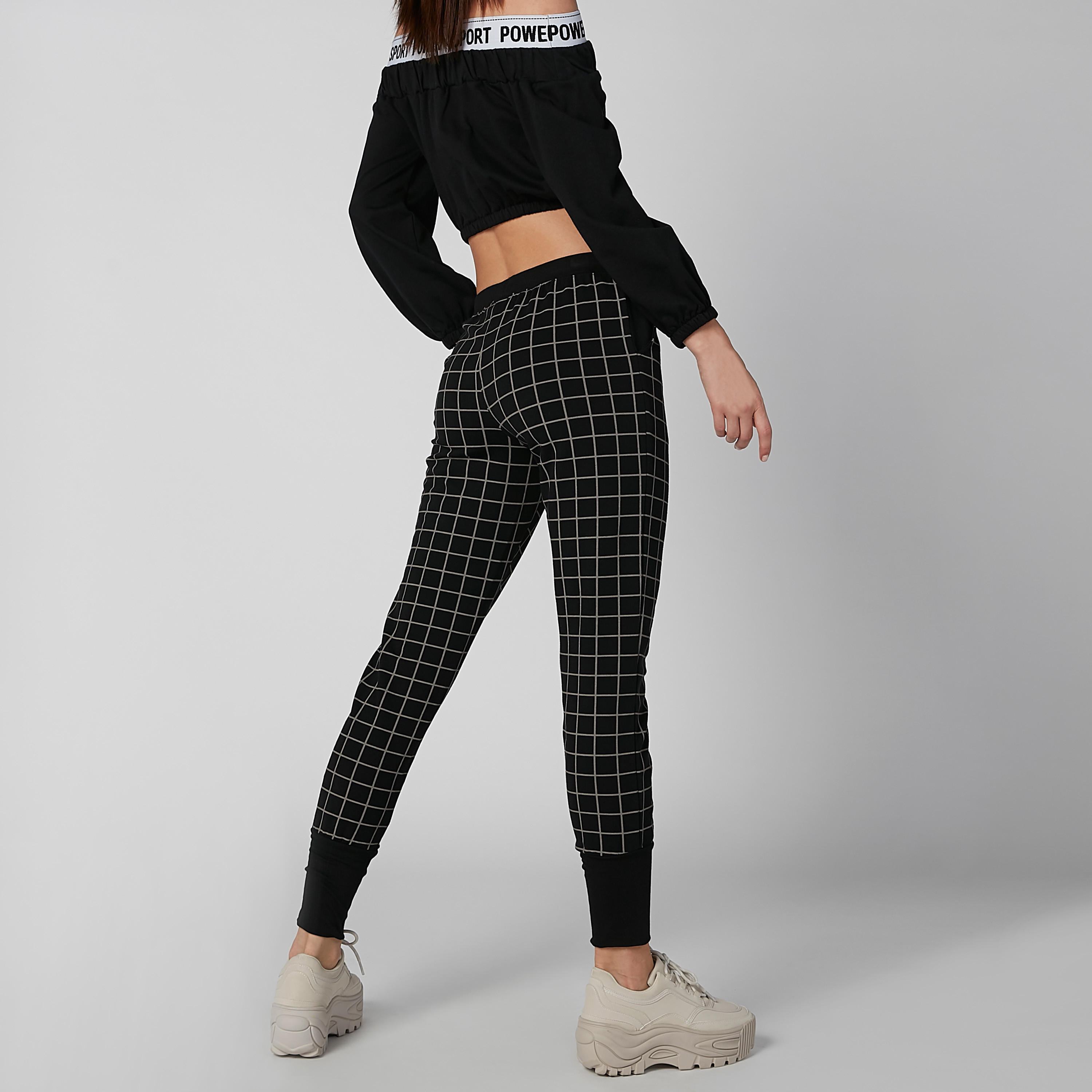 بنطال رياضي كاروهات قصير بجيوب-women-clothing-bottoms-joggers-image-1