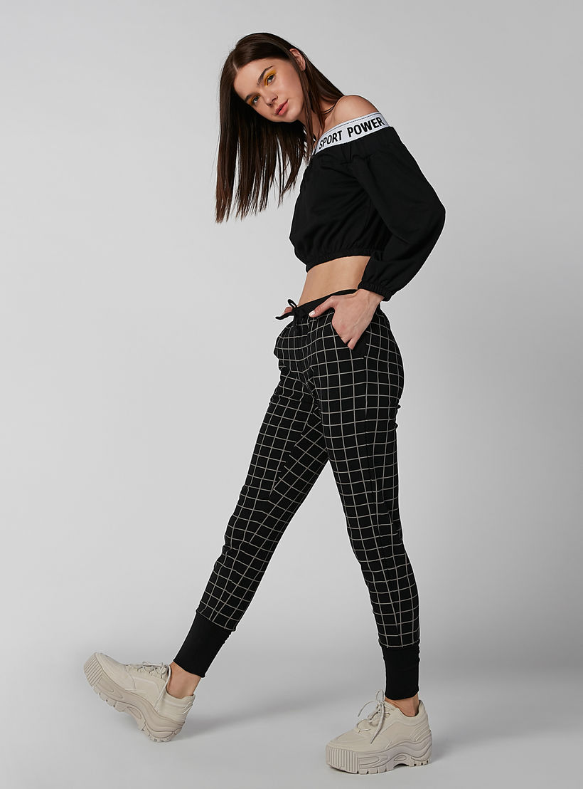 بنطال رياضي كاروهات قصير بجيوب-women-clothing-bottoms-joggers-image-2