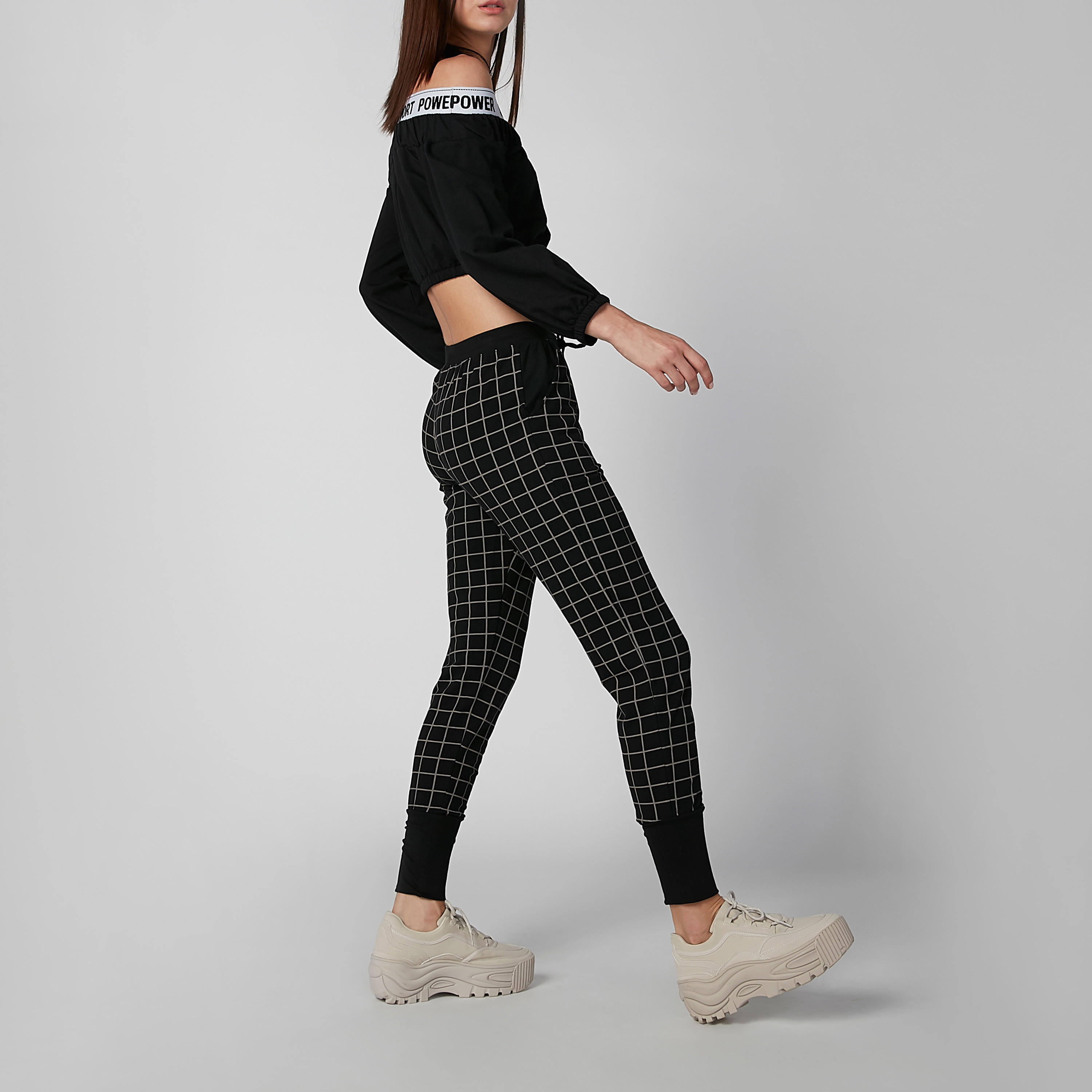 بنطال رياضي كاروهات قصير بجيوب-women-clothing-bottoms-joggers-image-5