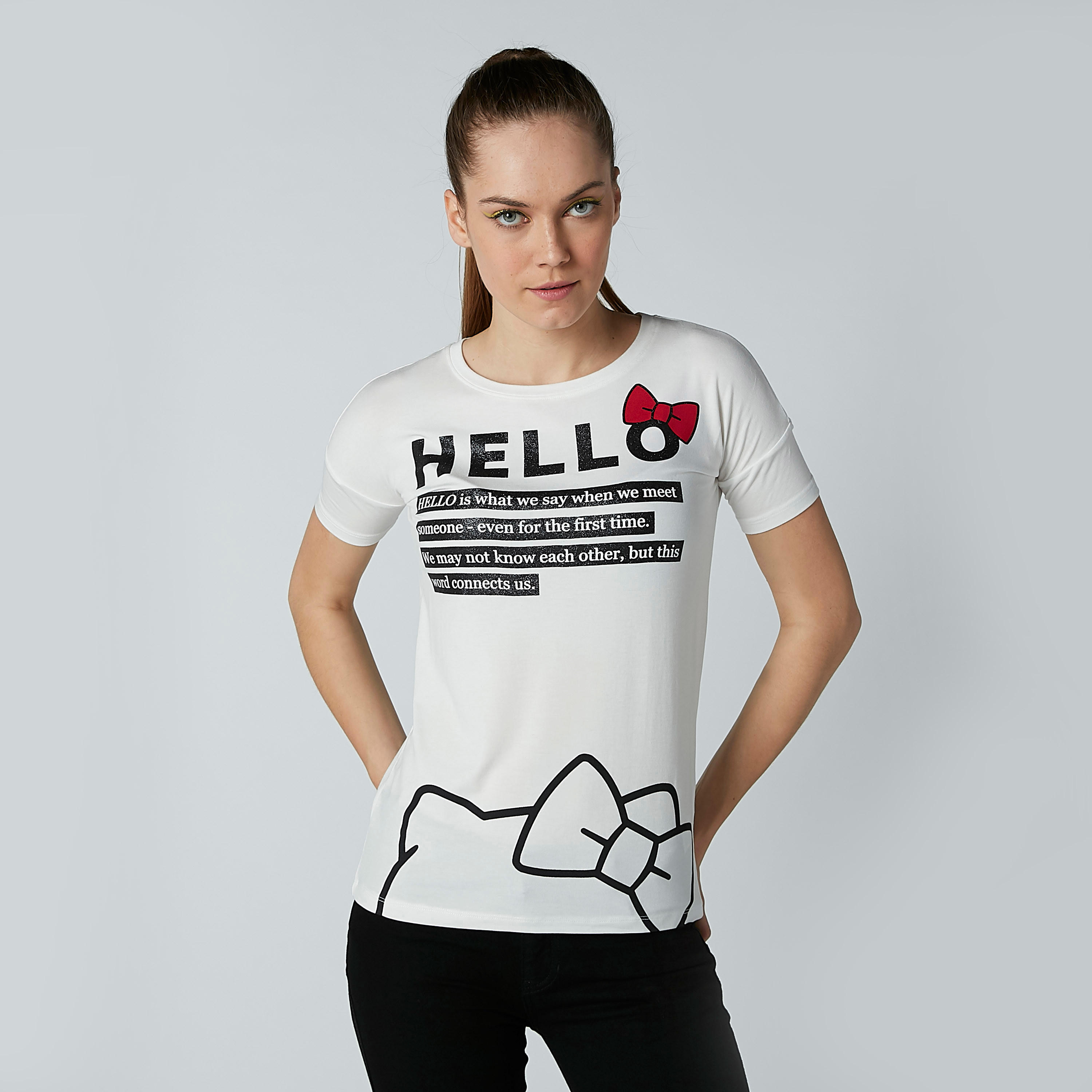 تيشيرت بياقة مستديرة وأكمام قصيرة وطبعات هالو كيتي-women-clothing-tshirts-image-2