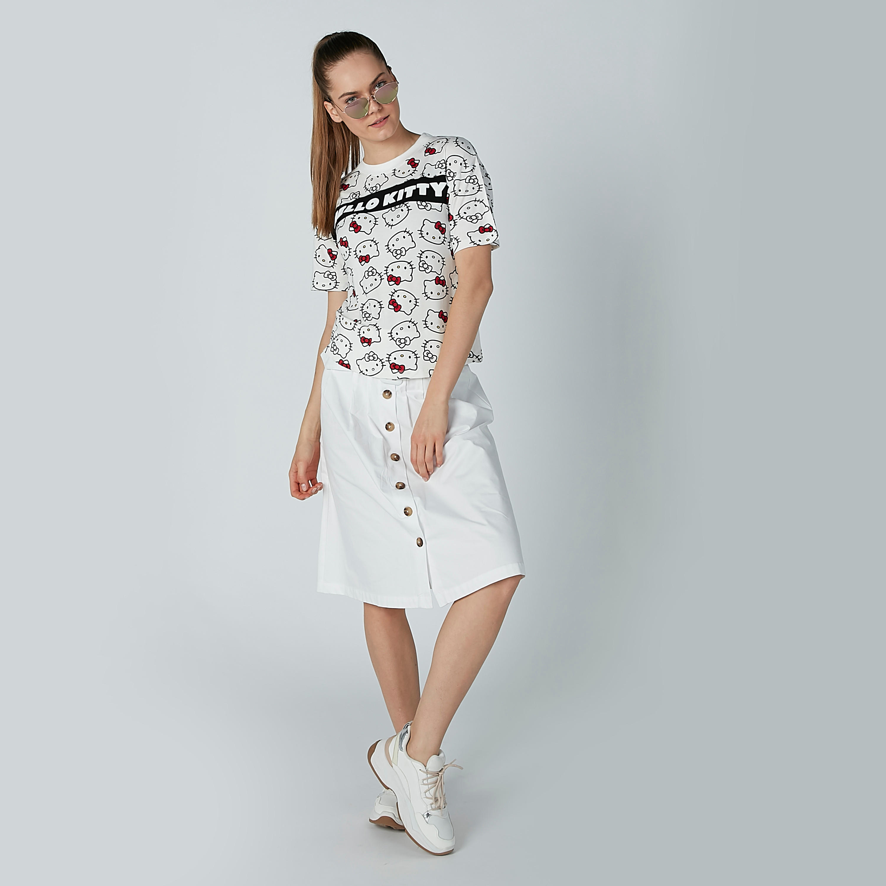 تيشيرت بياقة مستديرة وأكمام قصيرة وطبعات هالو كيتي-women-clothing-tshirts-image-2