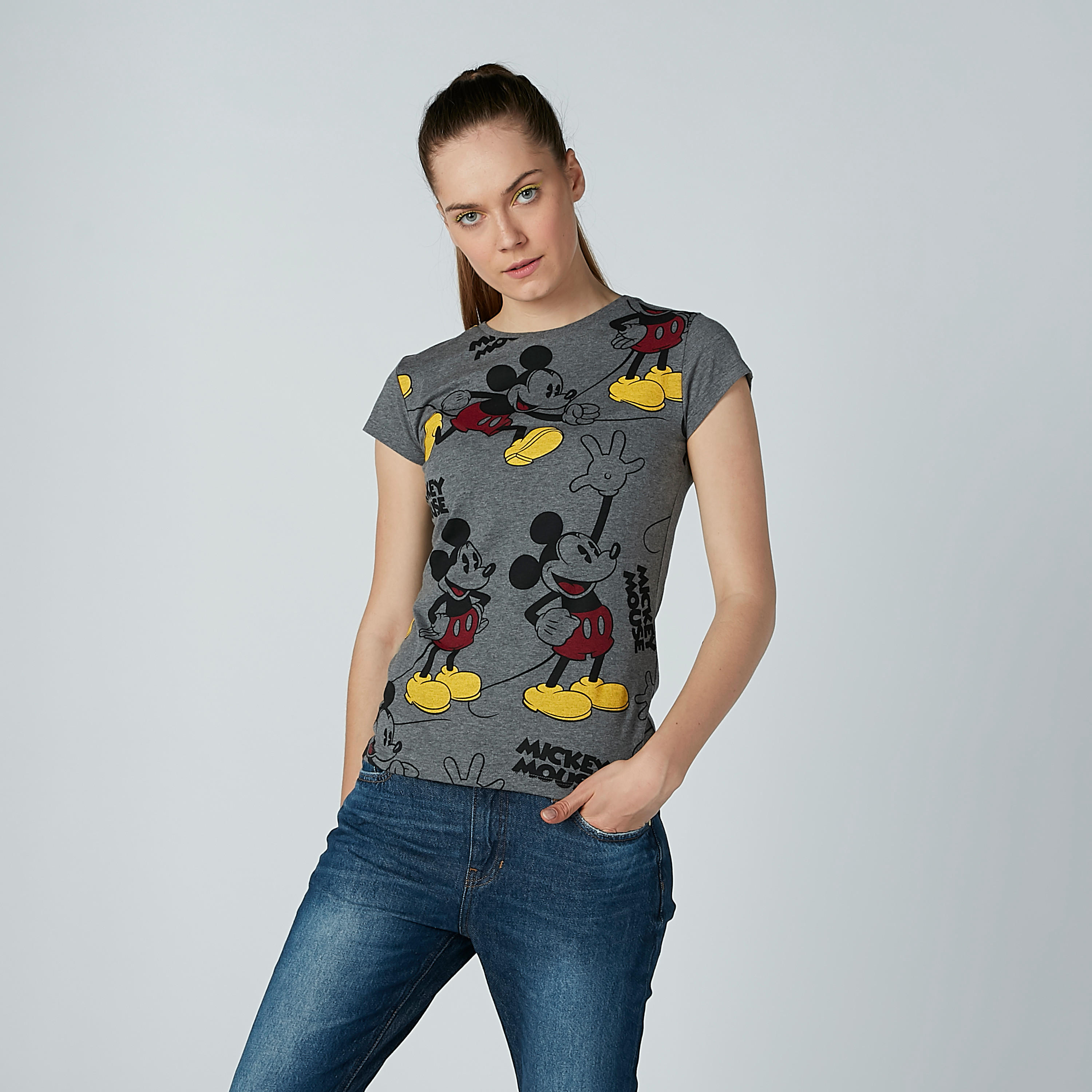 تيشيرت مستدام سكيني بياقة مستديرة وأكمام كاب وطبعات ميكي ماوس -women-clothing-tshirts-image-1