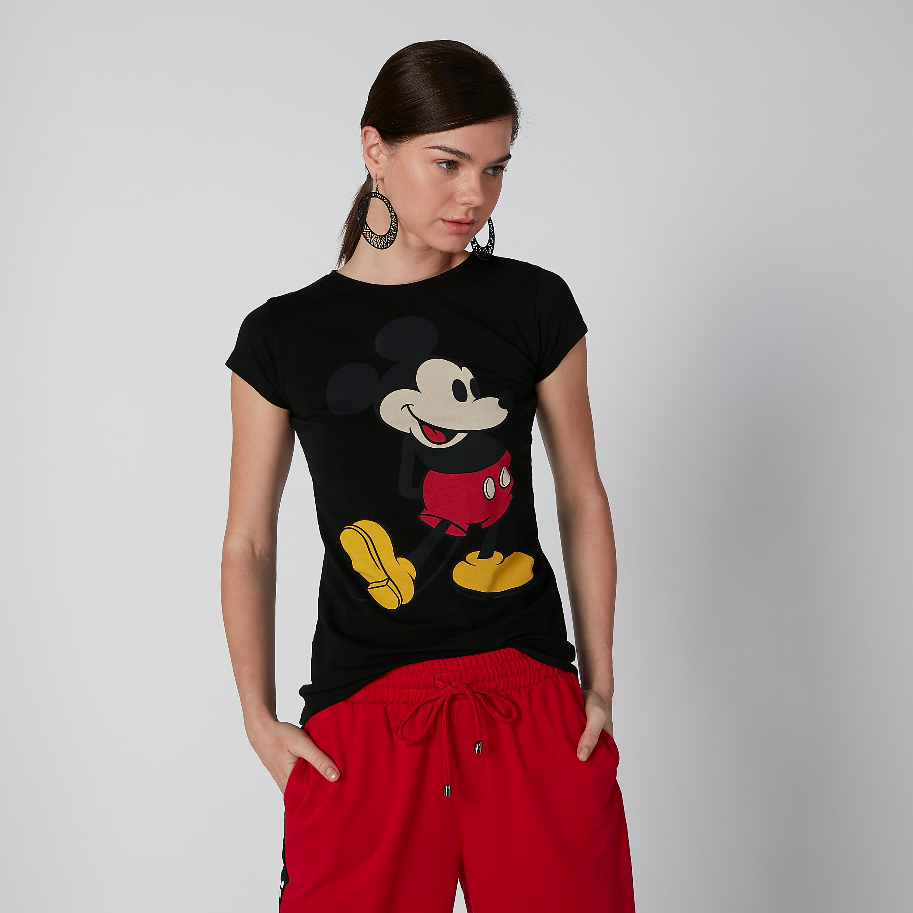 تيشيرت بأكمام كاب وياقة مستديرة وطبعات ميكي ماوس-women-clothing-tshirts-image-3